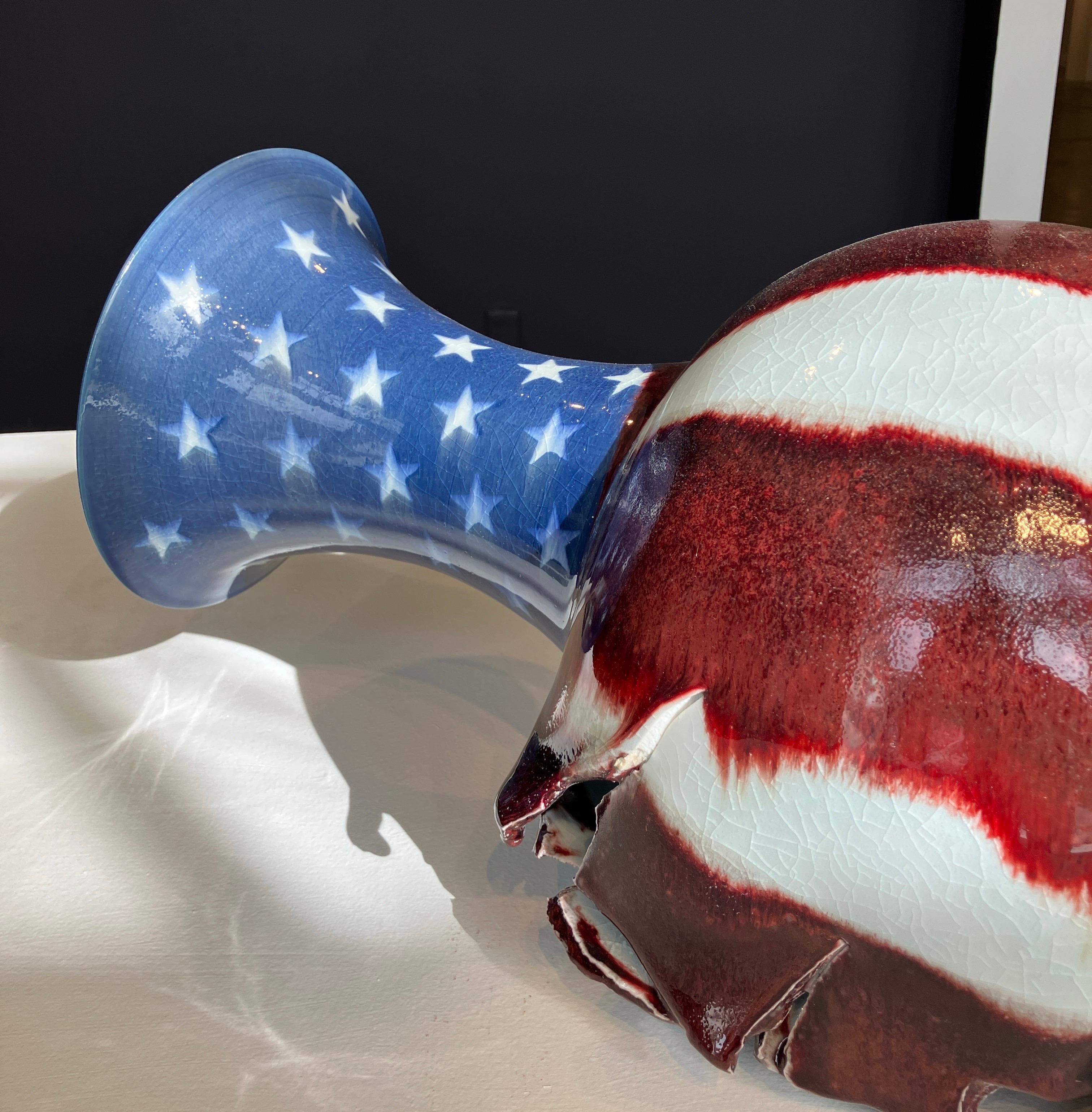 Zeitgenössische Porzellangefäßform, dekonstruiert, skulptural, glasierte Oberfläche im Angebot 2