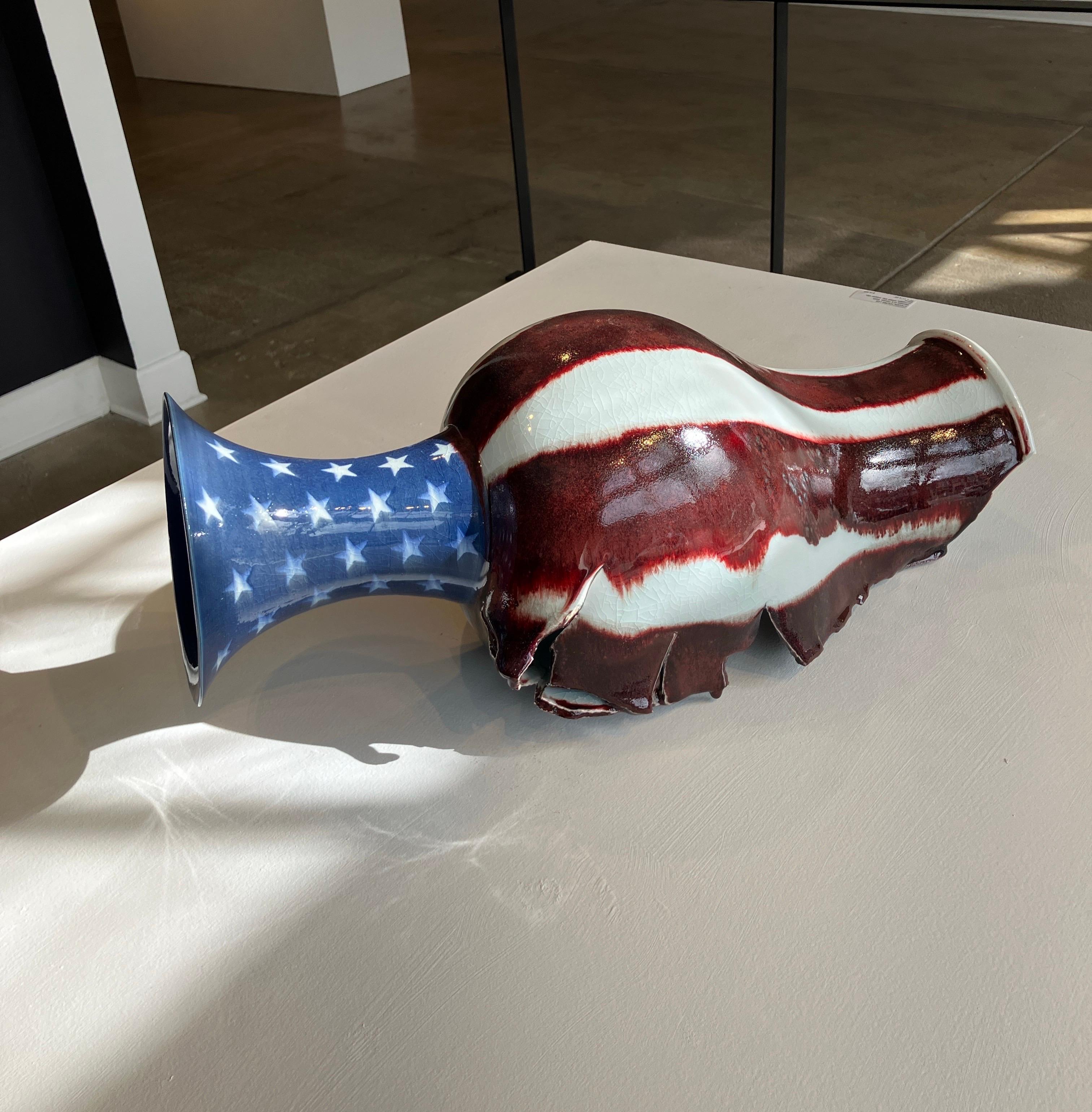 Zeitgenössische Porzellangefäßform, dekonstruiert, skulptural, glasierte Oberfläche im Angebot 4