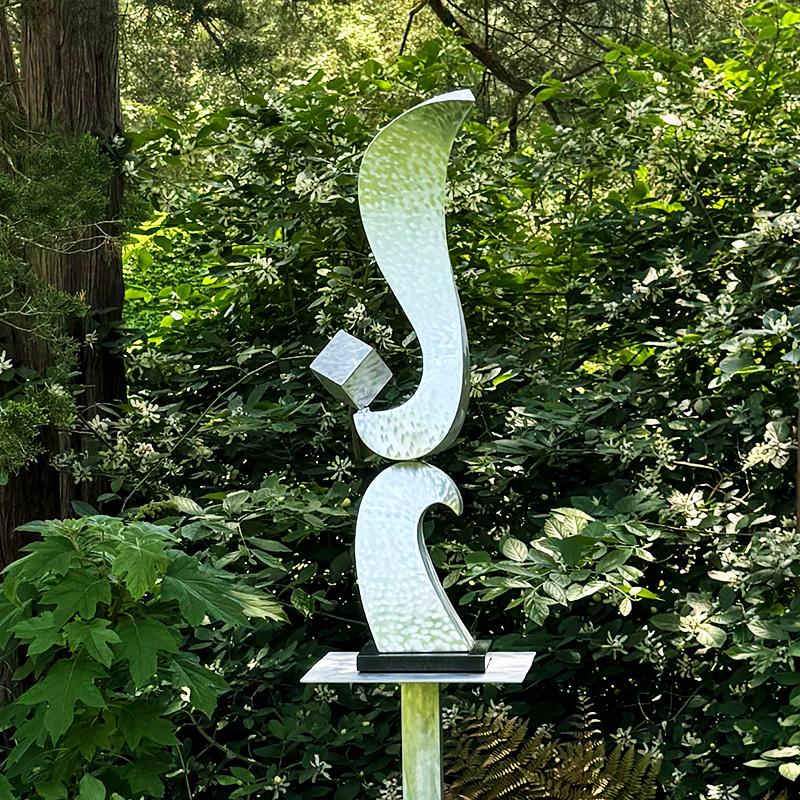 Abstract Sculpture Steven Zaluski - "Silver Waves", Sculpture en métal organique, abstraite, pour l'extérieur, en aluminium