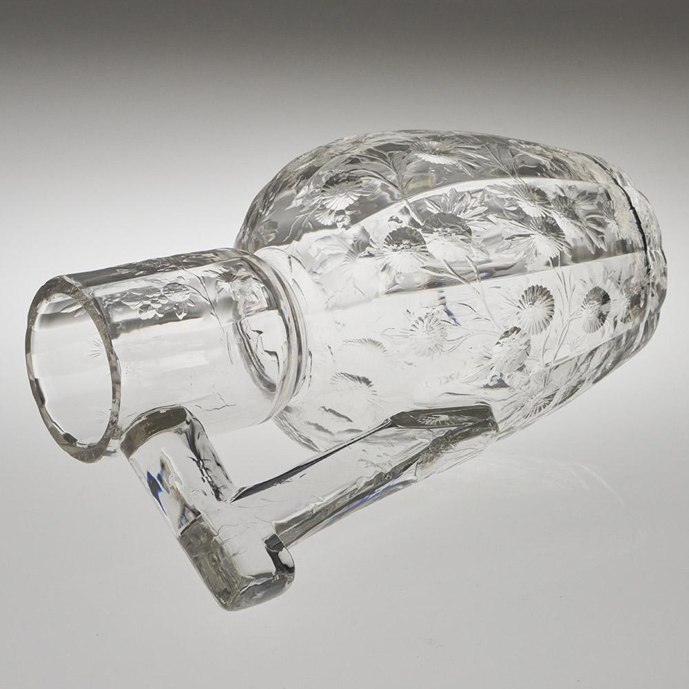 Stevens & Williams Jarra de agua de cristal de roca tallado en calcografía Vidrio en venta