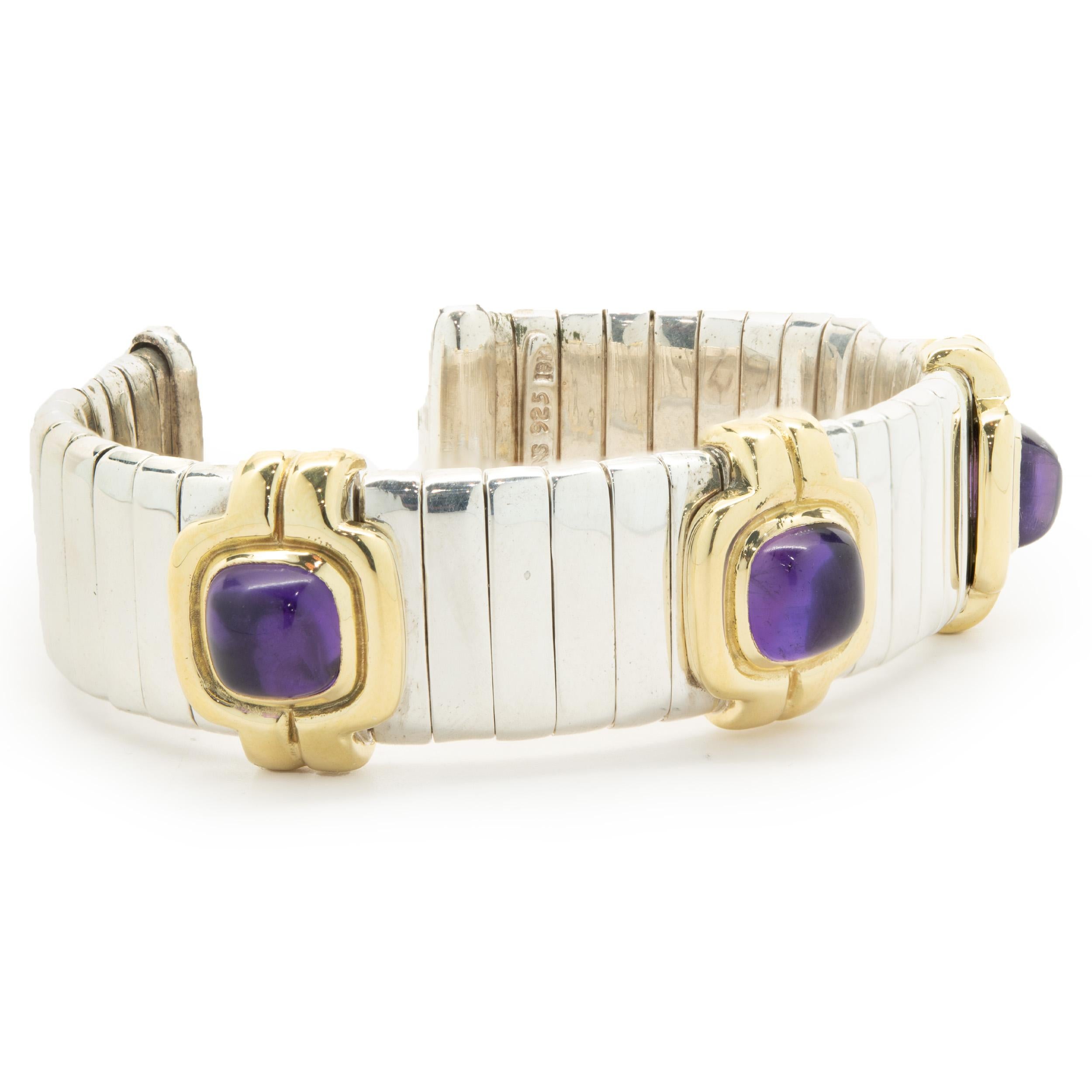 Designer: Stevens
MATERIAL: 18K Gelbgold / Sterling Silber
Maße: Das Armband passt an ein 5-Zoll-Handgelenk
Gewicht: 73,60 Gramm