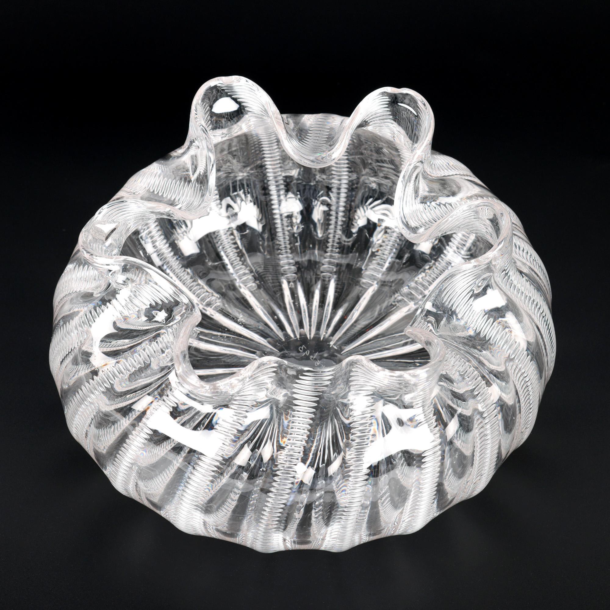 Stevens & Williams Aesthetic Movement Jewel Pattern Glass Bowl In Good Condition For Sale In Bishop's Stortford, Hertfordshire