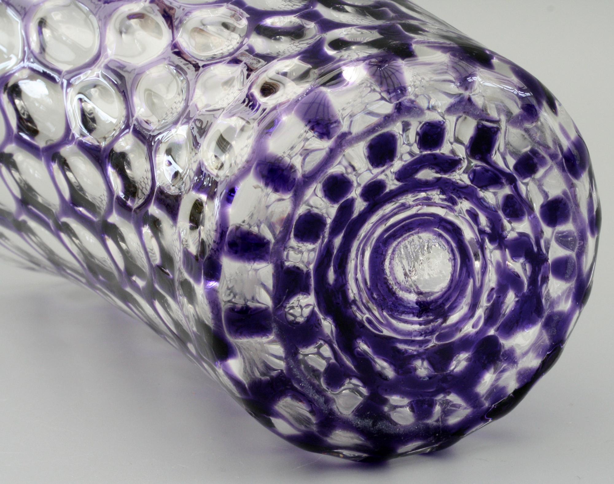 Arts and Crafts Vase en forme de seau en verre optique flashé violet attribué à Stevens & Williams en vente