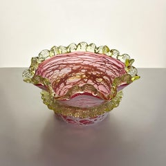 Ciotola vittoriana in vetro di mirtillo rosso e uranio di Stevens & Williams, Inghilterra, 1890