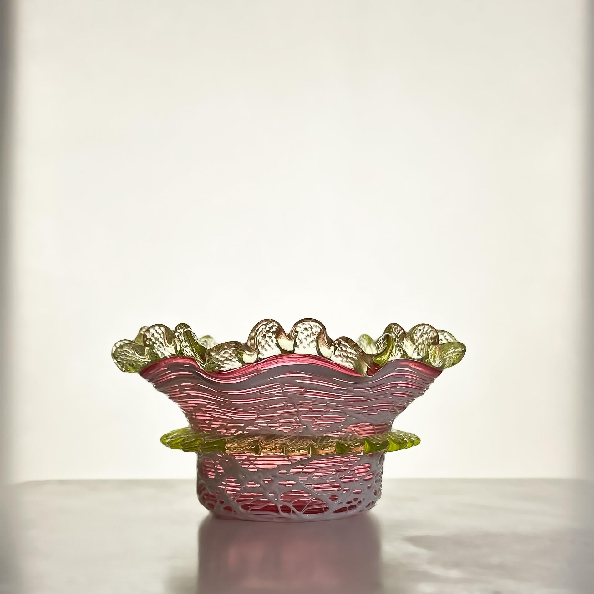 19th Century Stevens & Williams Victorian Cranberry and Uranium Glass Bowl, England 1890