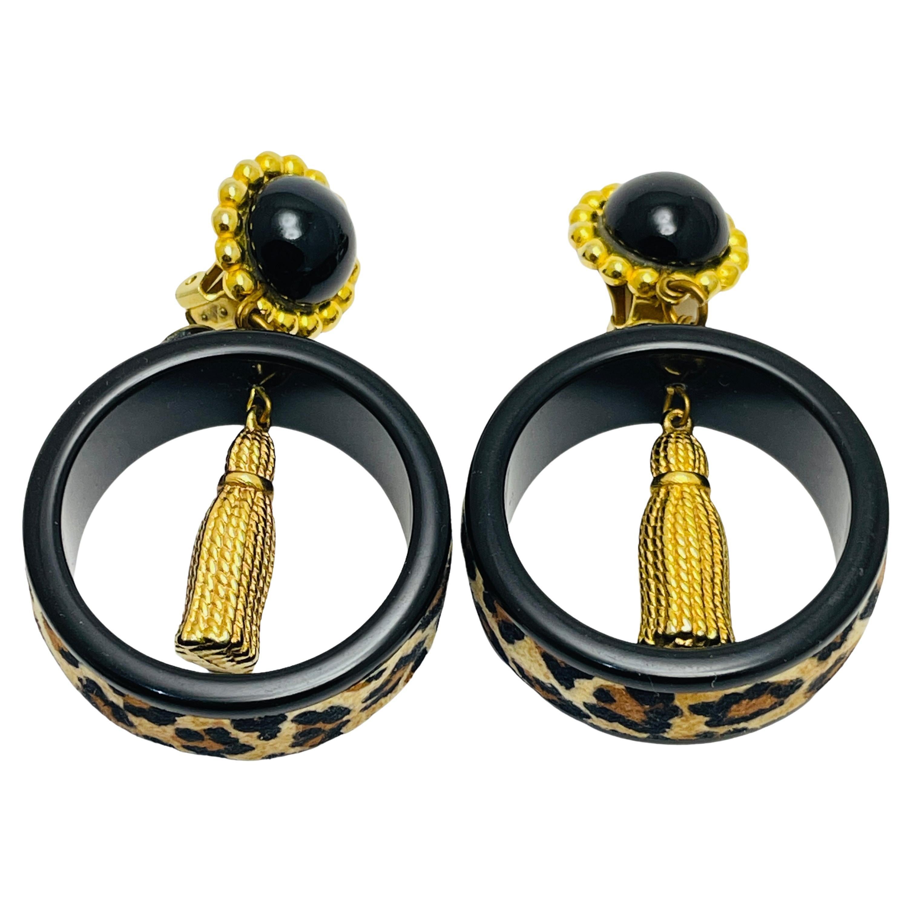 STEWART LUCAS NEW YORK signed gold black designer runway clip on earrings