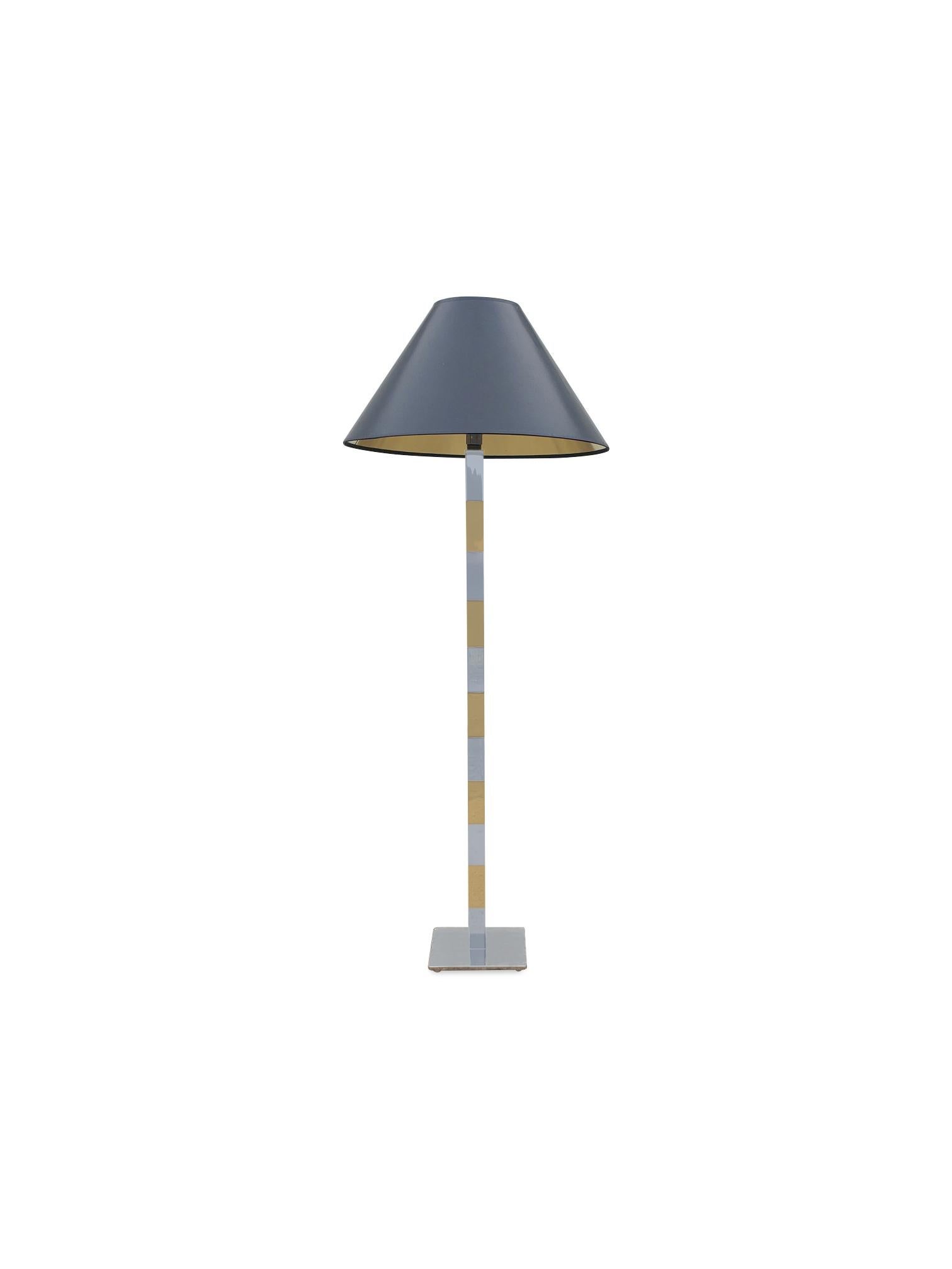 Mid-Century Modern Lampadaire Stewart Ross James pour Hansen en chrome et laiton, signé en vente