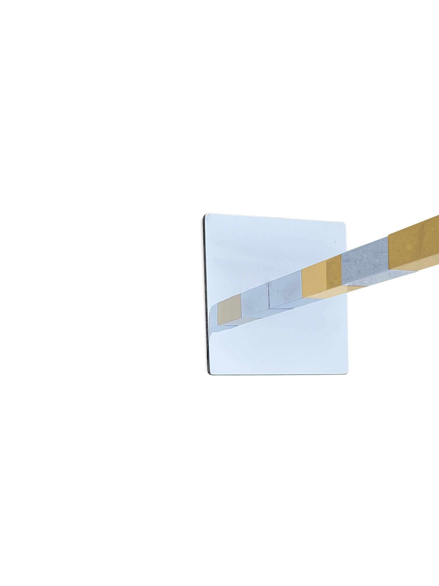 20ième siècle Lampadaire Stewart Ross James pour Hansen en chrome et laiton, signé en vente