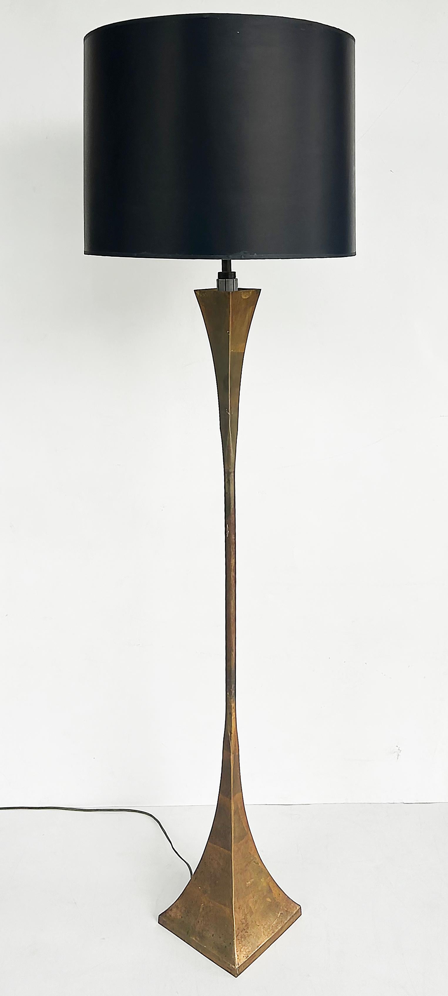 Mid-Century moderno James Stewart Ross James, Lampada da terra in bronzo dorato Hansen Lighting, metà anni '60 in vendita
