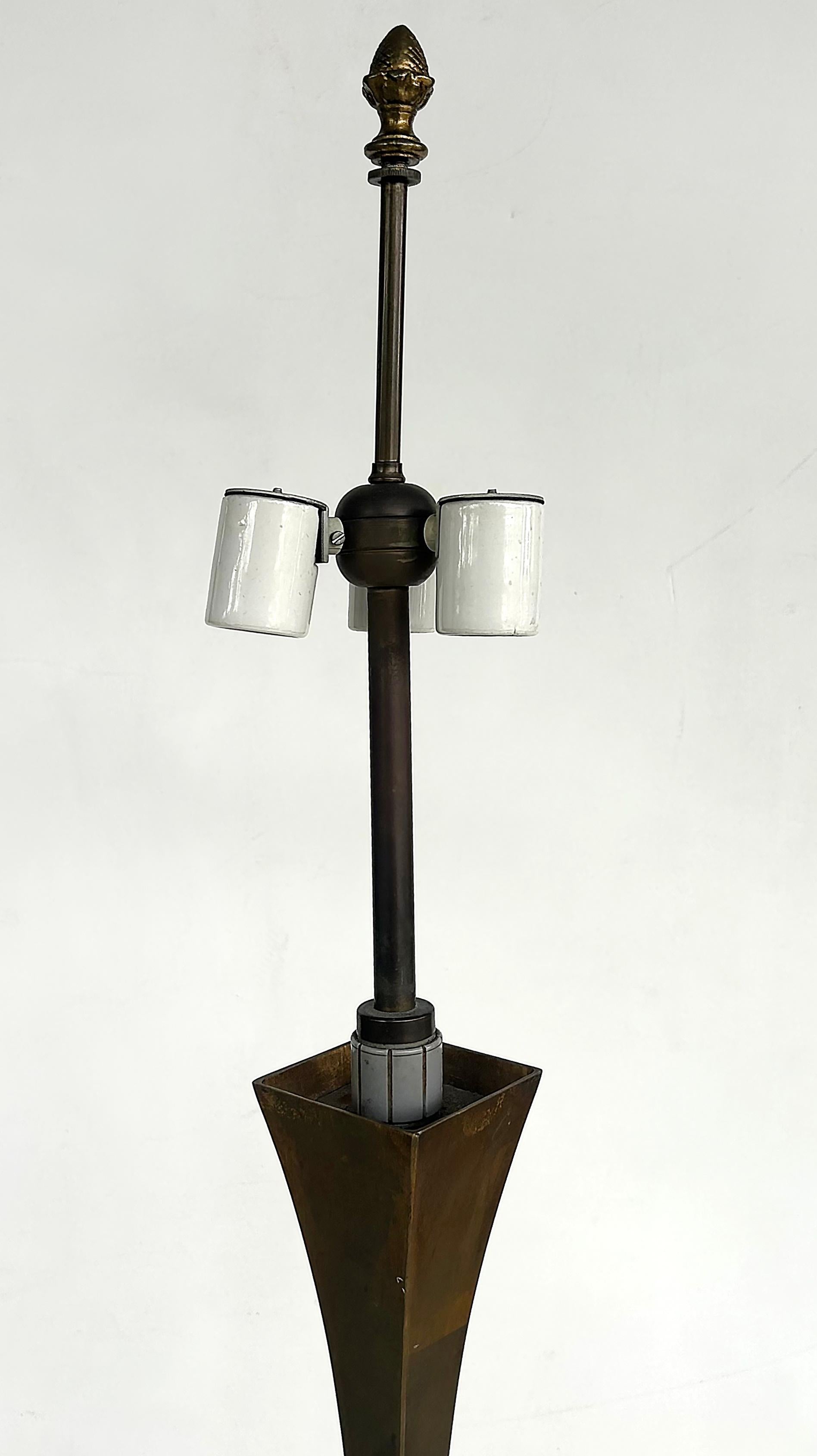 James Stewart Ross James, Lampada da terra in bronzo dorato Hansen Lighting, metà anni '60 In condizioni buone in vendita a Miami, FL