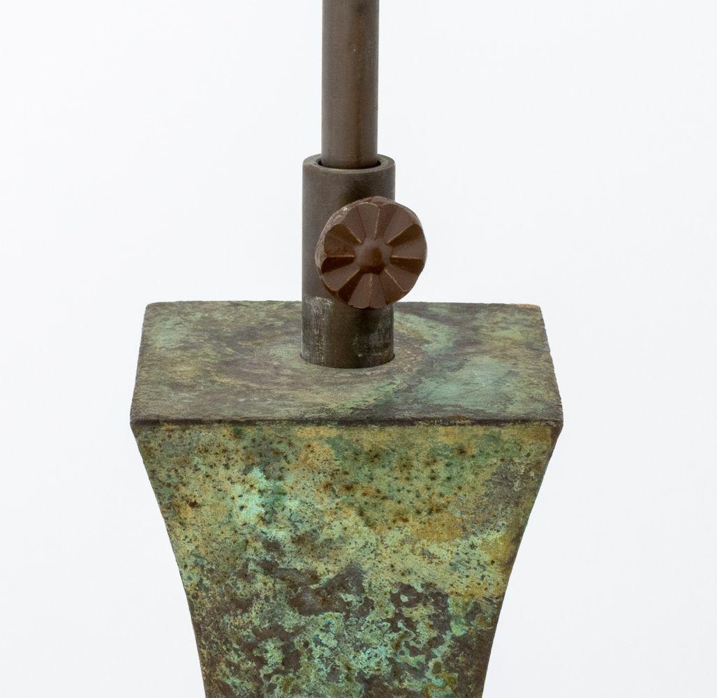 Mid-Century Modern Lampe à poser en bronze vert Stewart Ross James en vente
