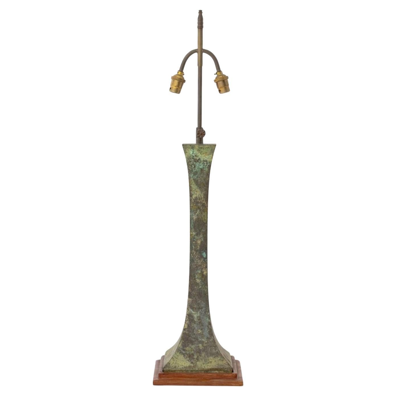 Lampada da tavolo Stewart Ross James in bronzo verdastro