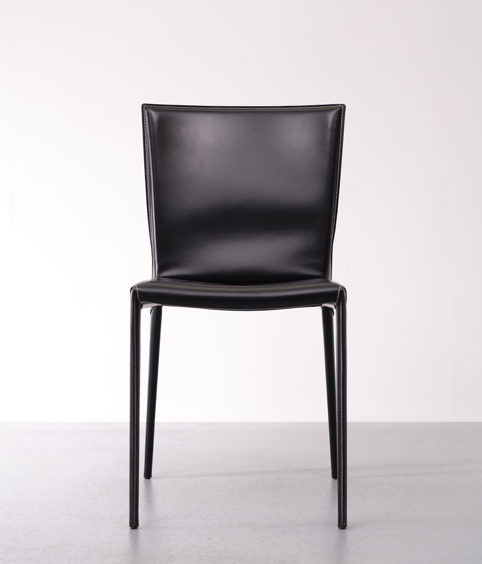 The modern chair Beverly stems from the creativity of Paolo Cattelan and combines an elegant and refined personality with the comfort that distinguishes a designer chair of excellent quality. This leather chair, designed to furnish any room in the