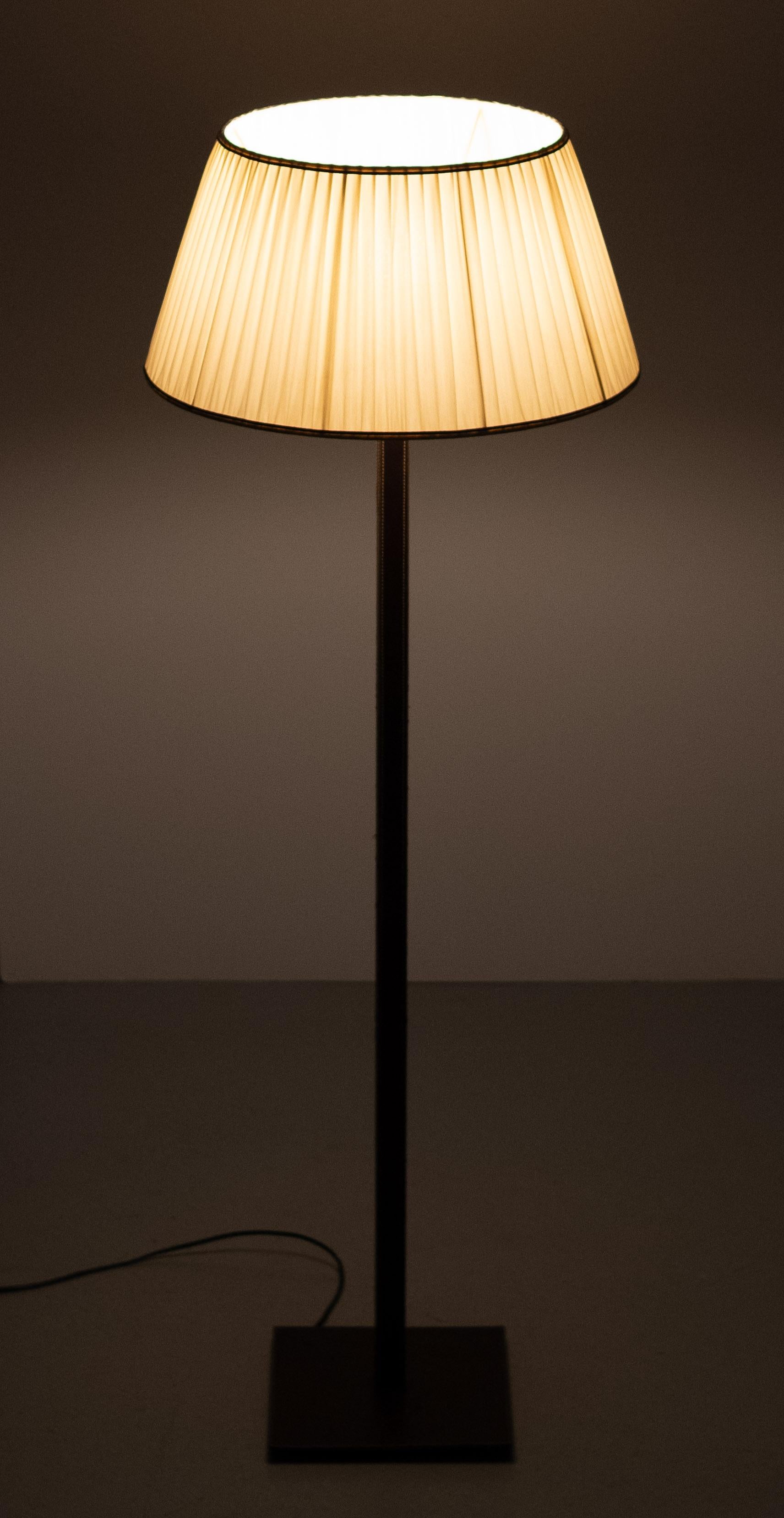 Stich Leather Floor lamp manufactured by SCE France  For Sale 3