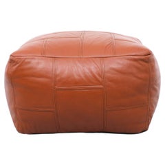 Stich Leder Pouf  Cognac Farbe 1970er Jahre 