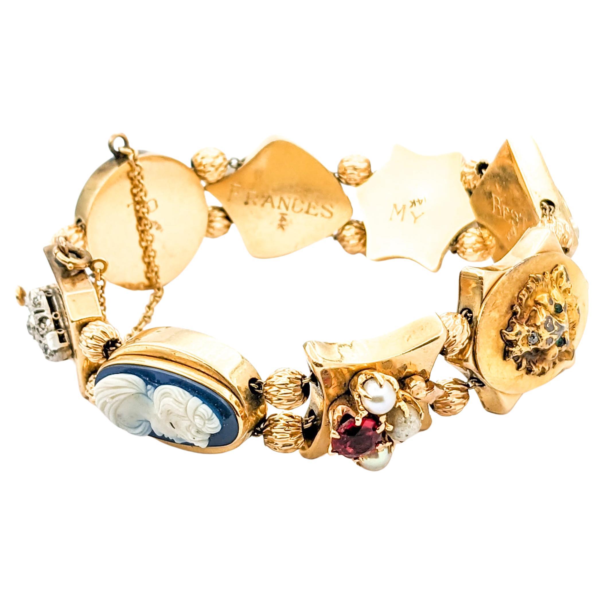 Armband aus Gelbgold mit Diamanten, Smaragden, Rubinen und Perlen-Edelsteinen an der Pin Slide im Angebot