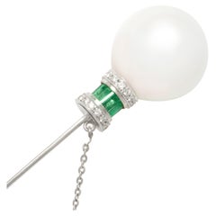 Alfiler de gancho Perla del Mar del Sur 19mm Diamante Esmeralda Diseño de Ella Gafter