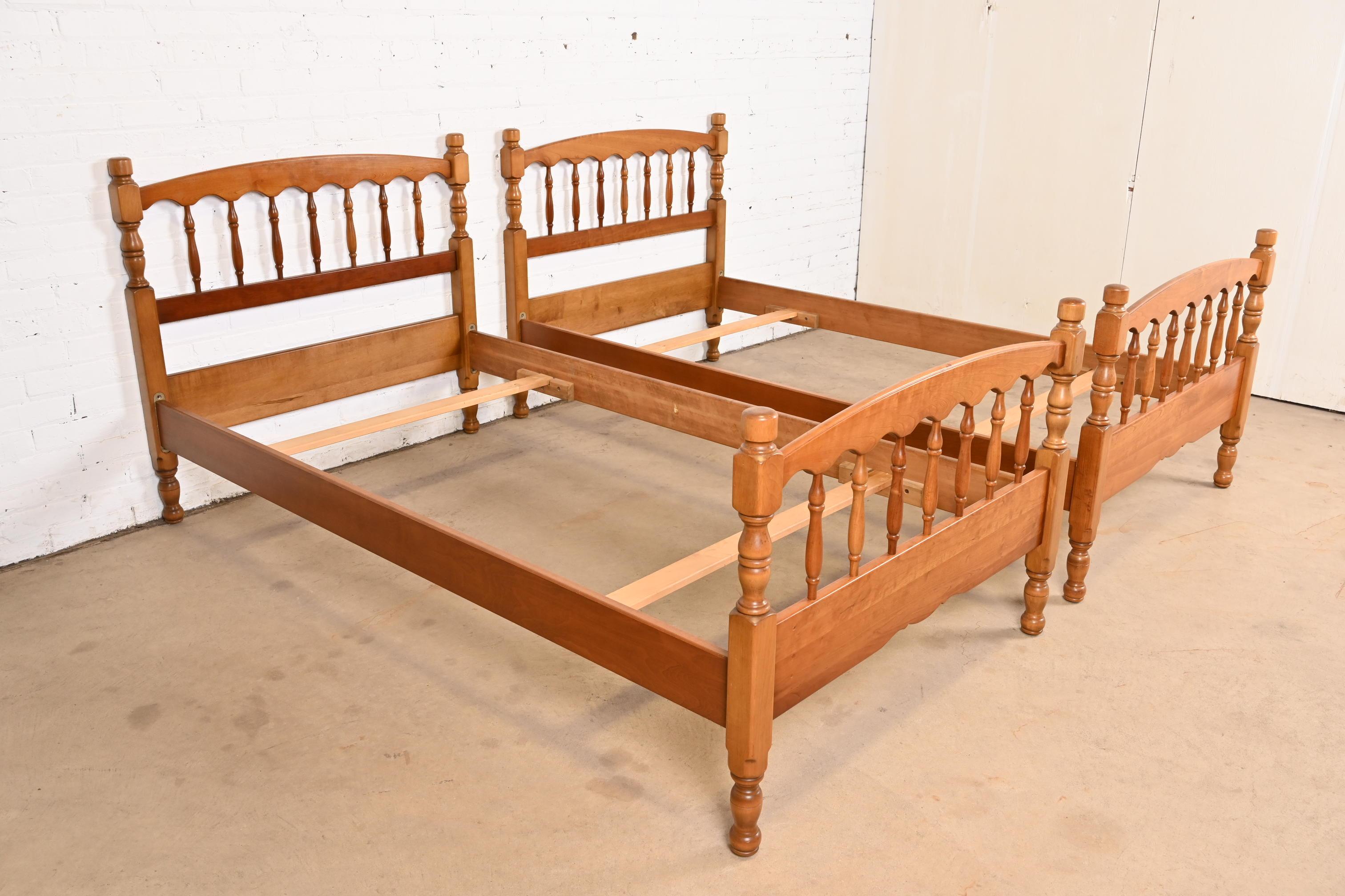 Stickley American Colonial Carved Cherry Wood Twin Size Spindle Beds, Pair In Good Condition In South Bend, IN