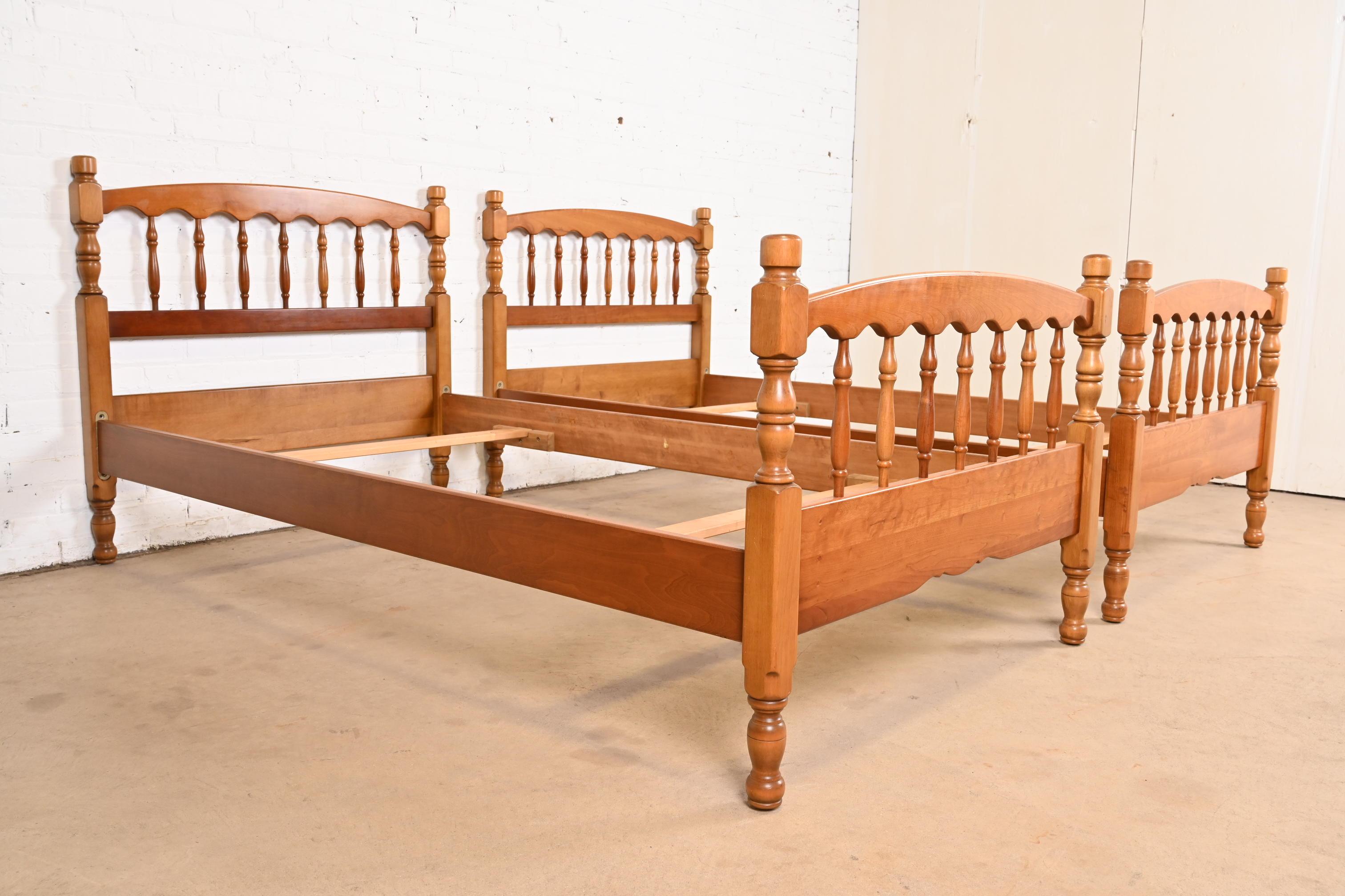 Mid-20th Century Stickley American Colonial Carved Cherry Wood Twin Size Spindle Beds, Pair