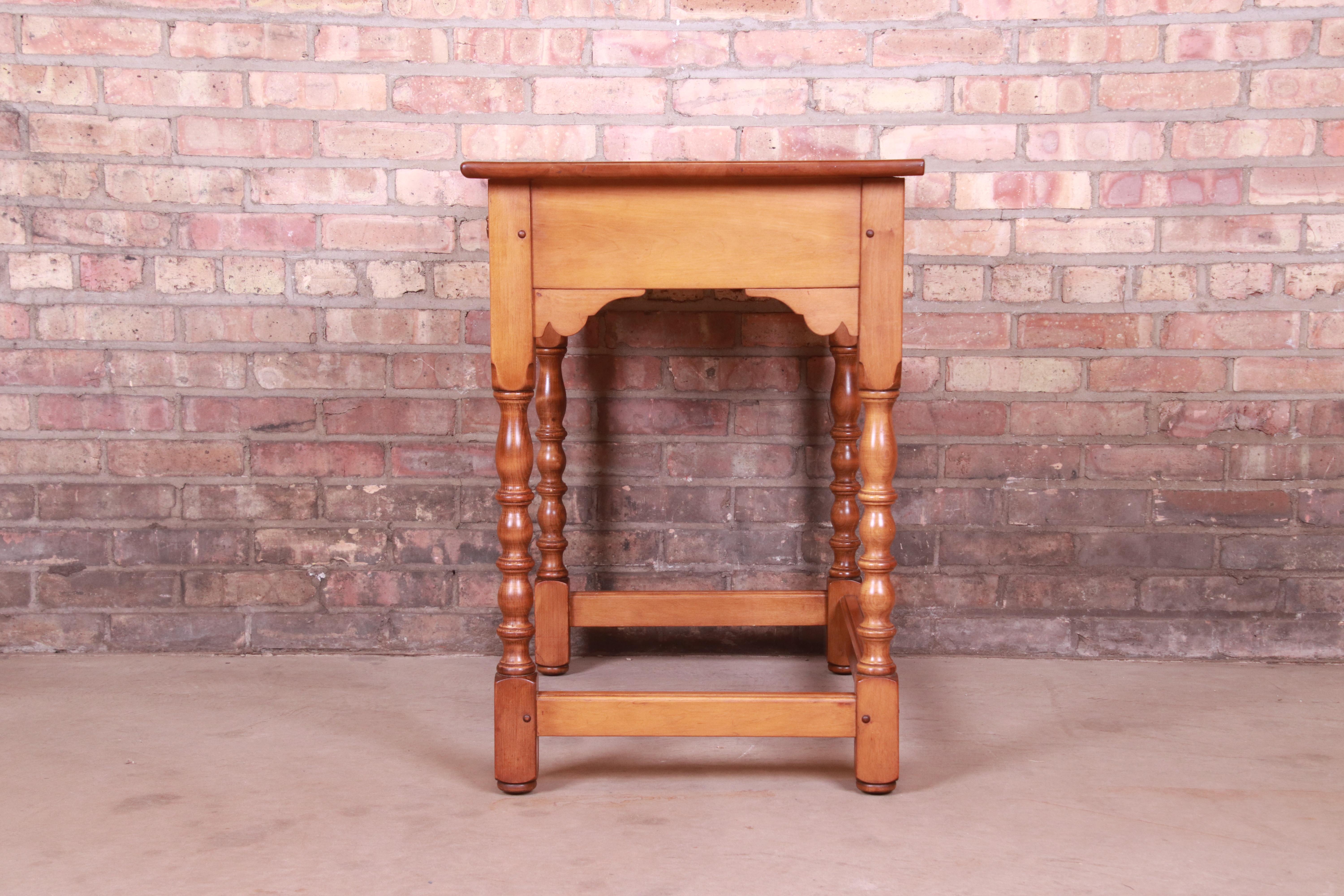 Stickley American Colonial Cherry Wood Writing Desk, 1960 For Sale 7