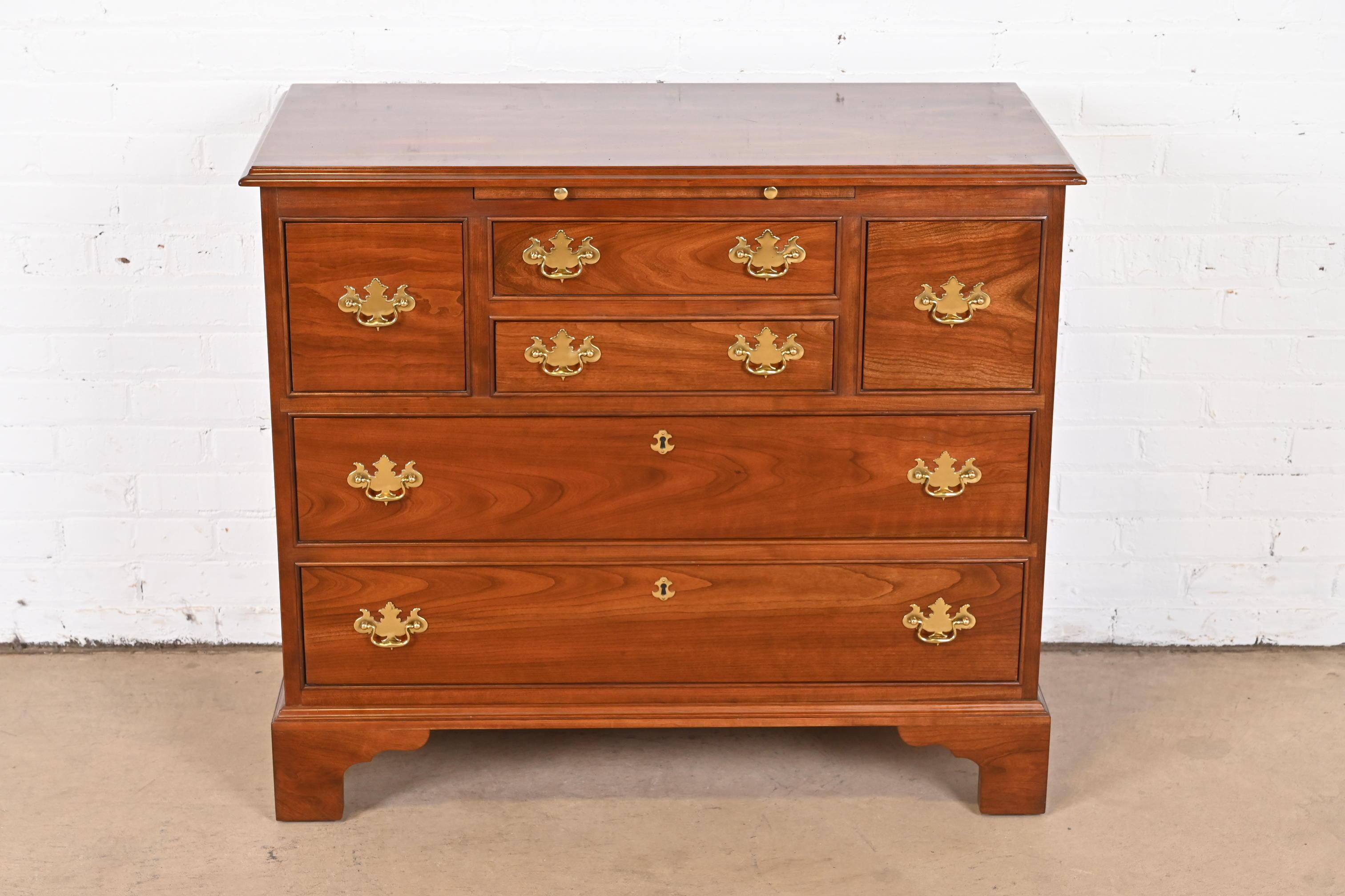 colonial style dresser