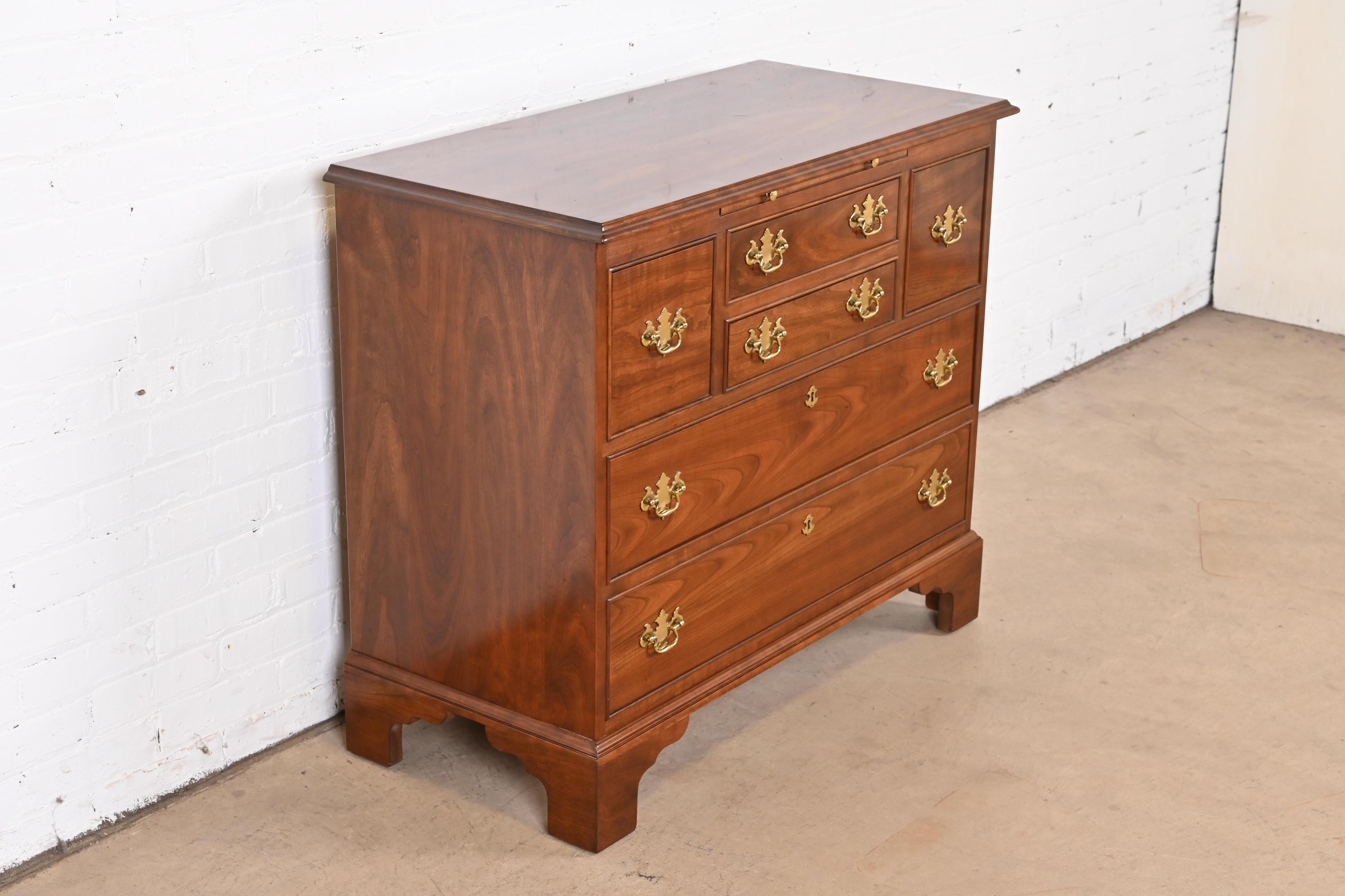 Stickley American Colonial Solid Cherry Wood Chest of Drawers In Good Condition In South Bend, IN