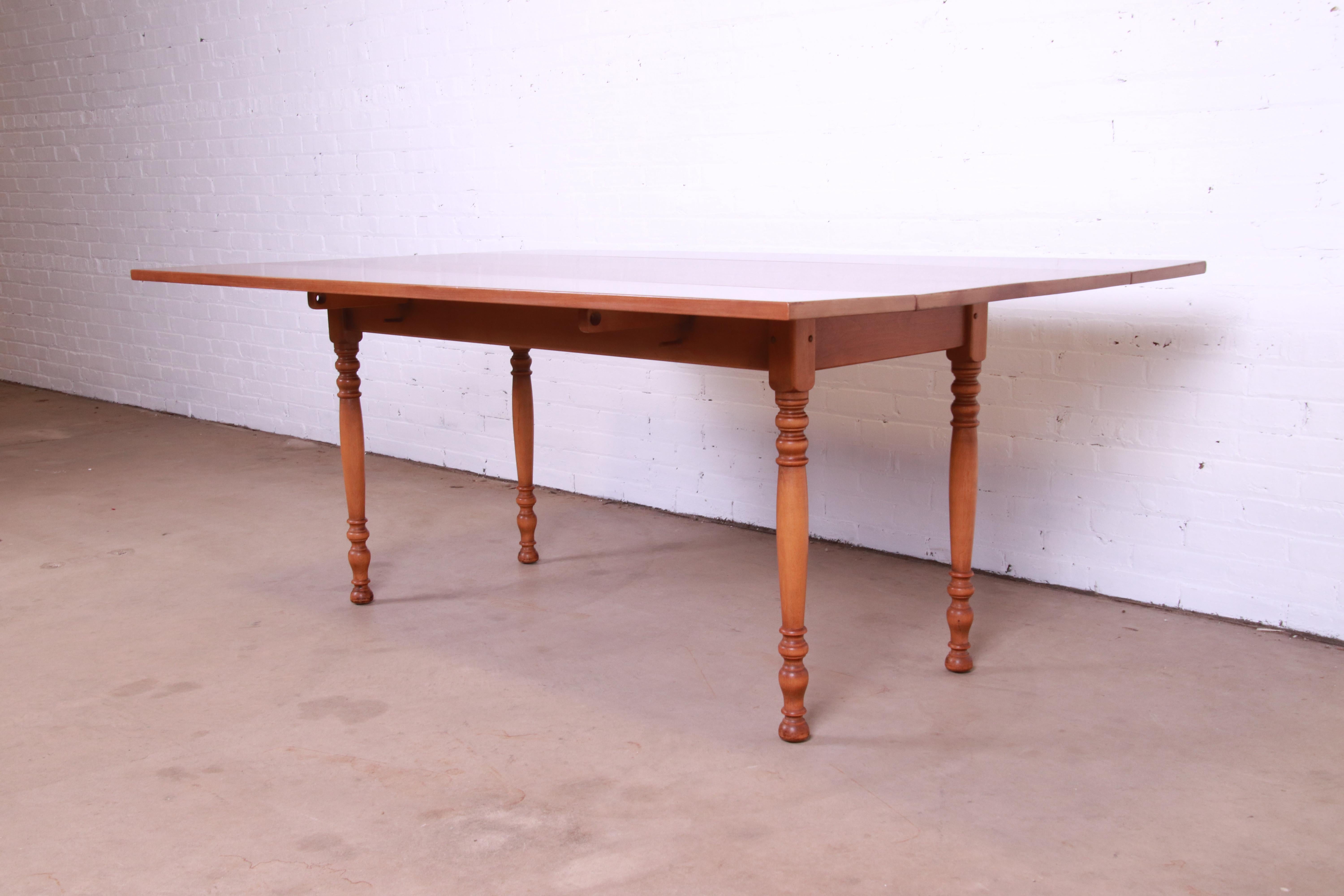 Stickley American Colonial Solid Cherry Wood Harvest Dining Table, 1956 In Good Condition For Sale In South Bend, IN