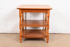 Stickley American Colonial Massivholz Kirsche Dreistufiger Teetisch oder Beistelltisch