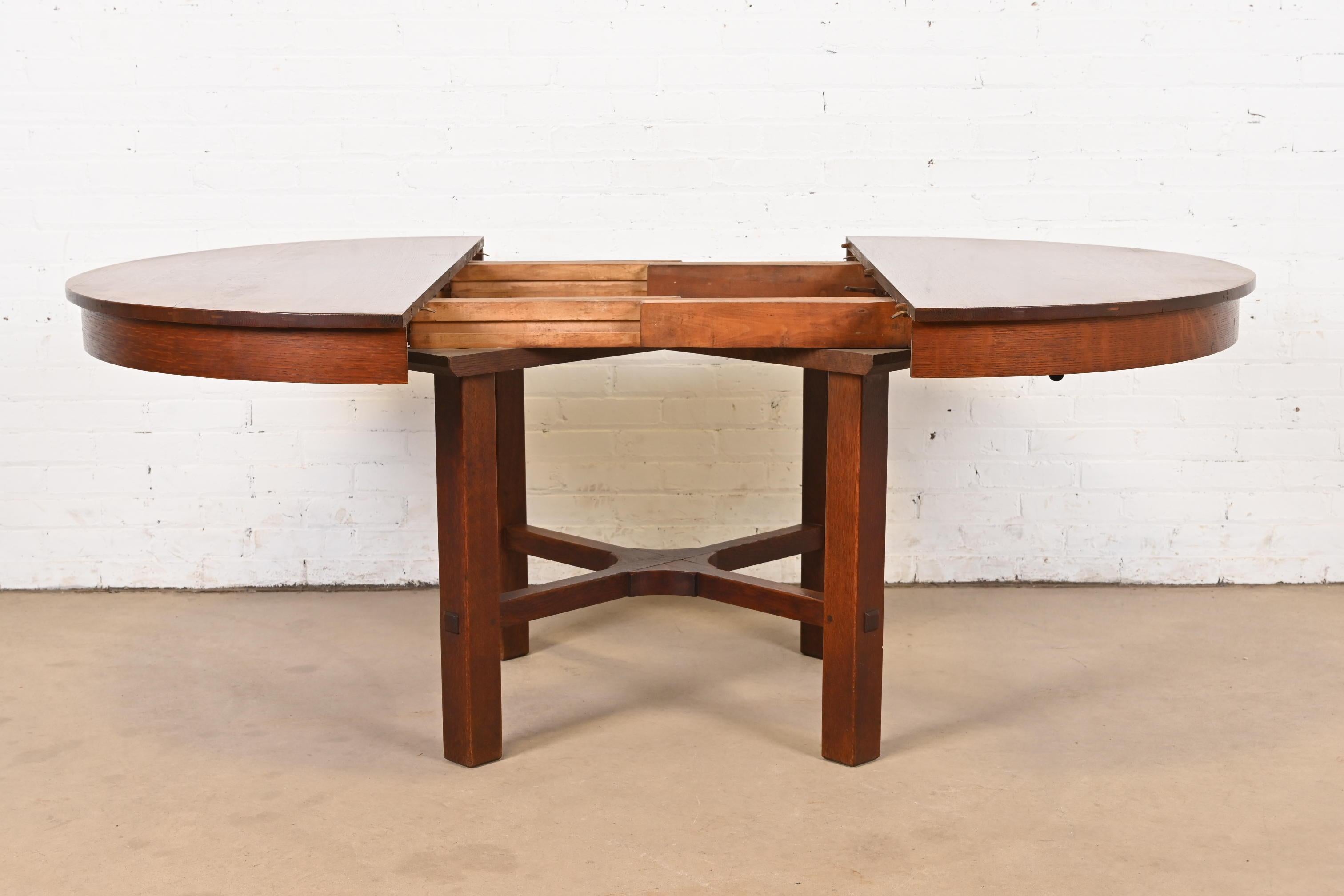 Chêne Table de salle à manger à rallonge Stickley Antique Mission Oak Arts & Craft, Circa 1900 en vente