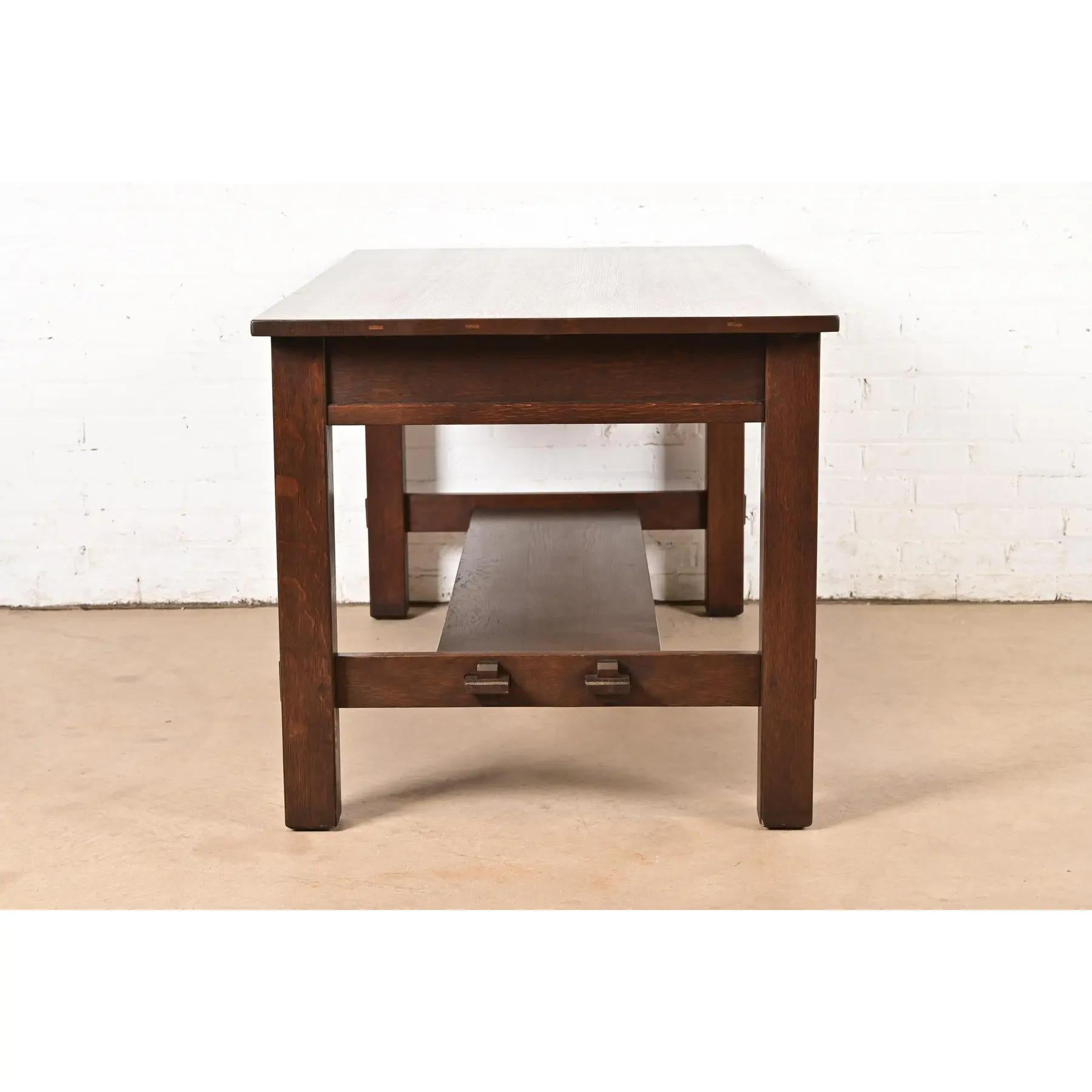 Stickley Antique Mission Oak Arts & Crafts Writing Desk, Newly Refinished im Angebot 5