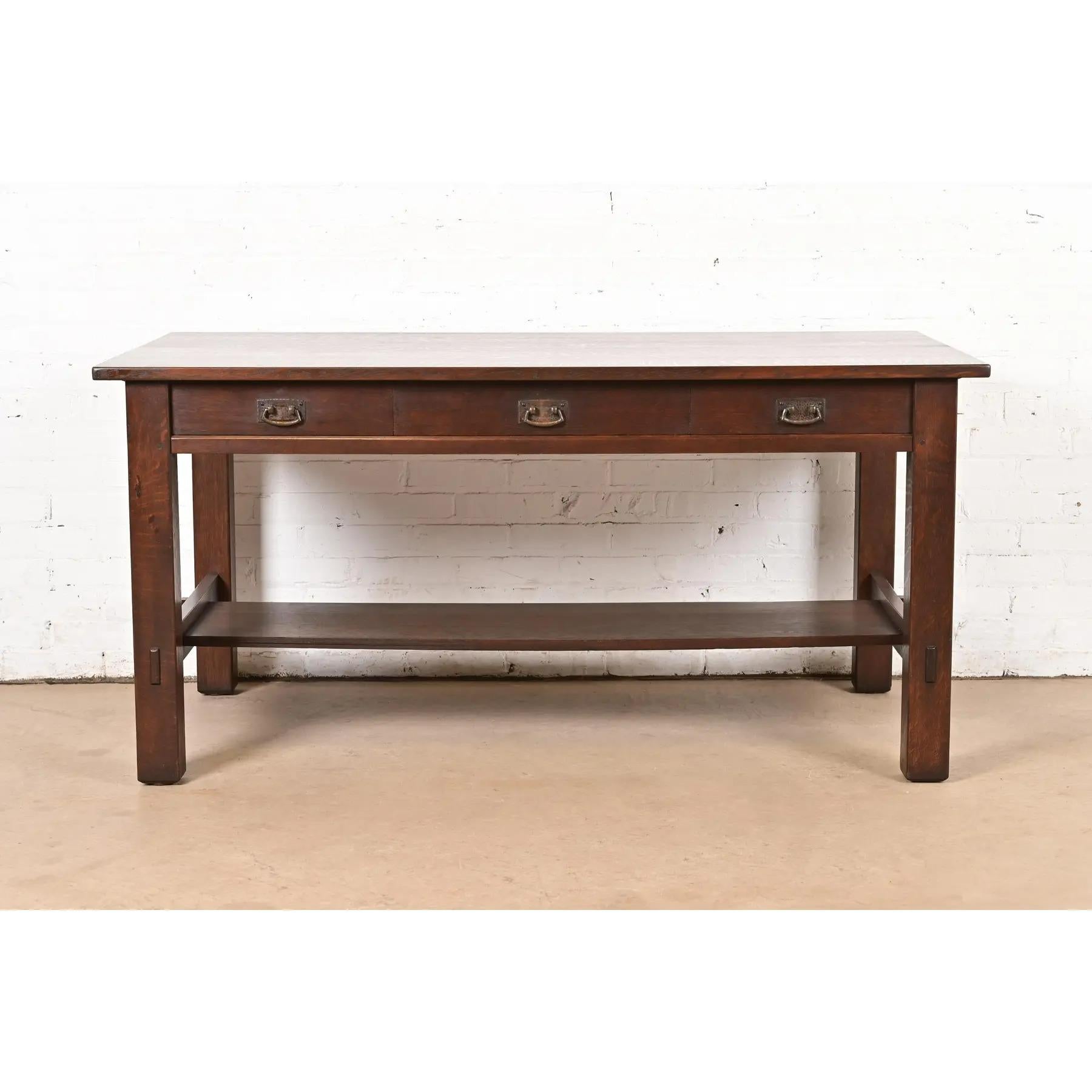 Stickley Antique Mission Oak Arts & Crafts Writing Desk, Newly Refinished (Arts and Crafts) im Angebot