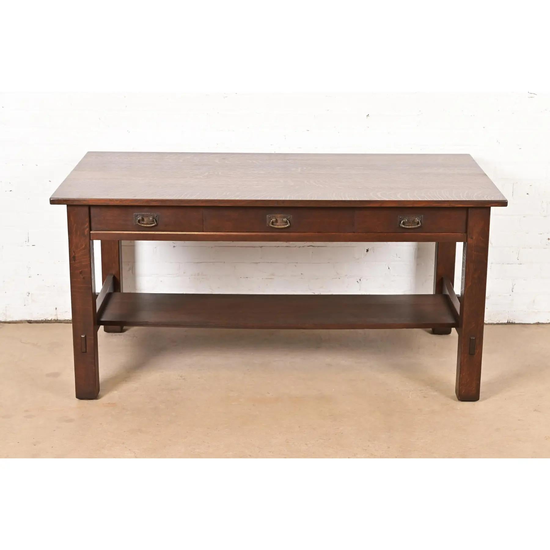 Stickley Antique Mission Oak Arts & Crafts Writing Desk, Newly Refinished (amerikanisch) im Angebot