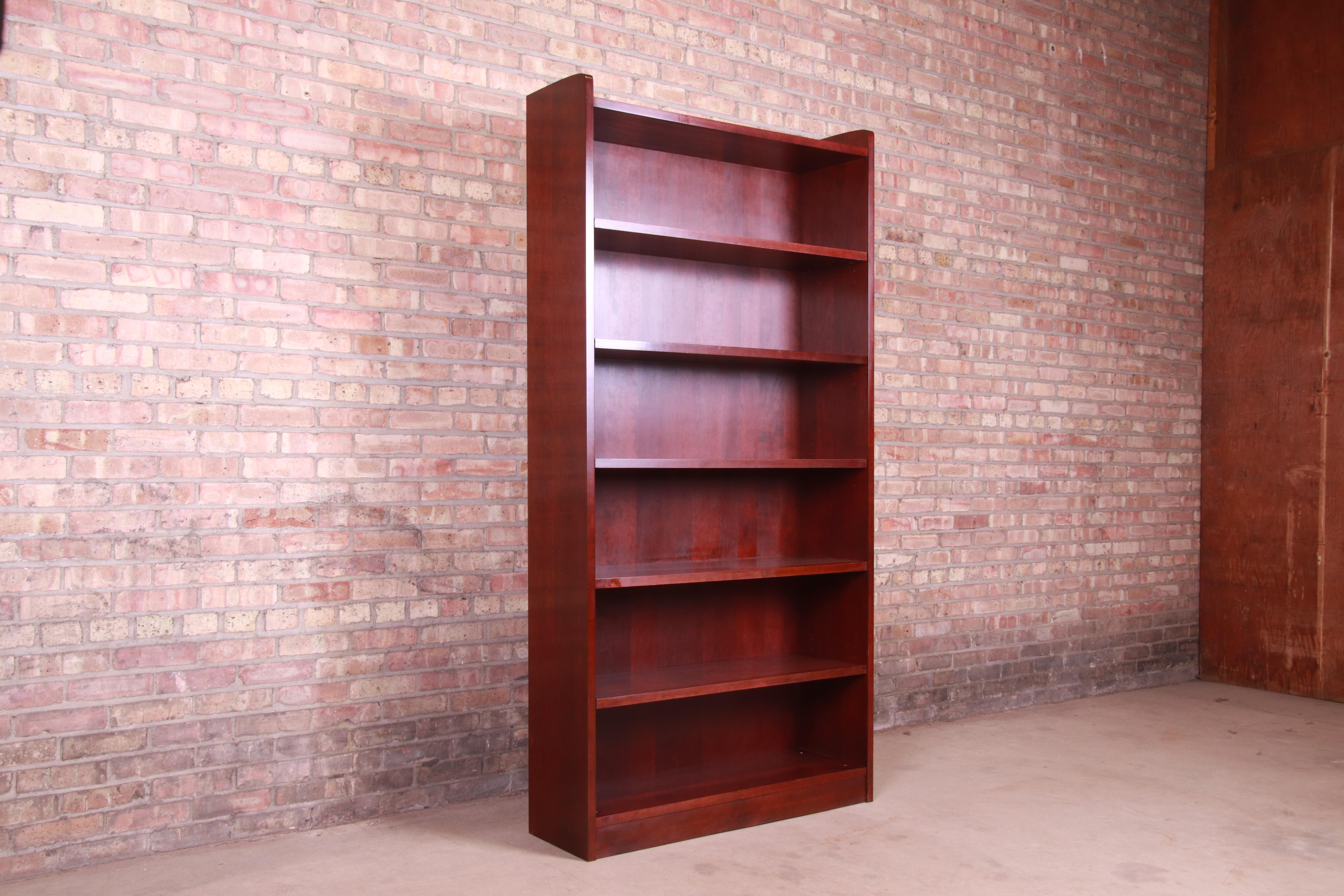 An exceptional Arts & Crafts style cherrywood bookcase

By Stickley

USA, 2008

Measures: 40