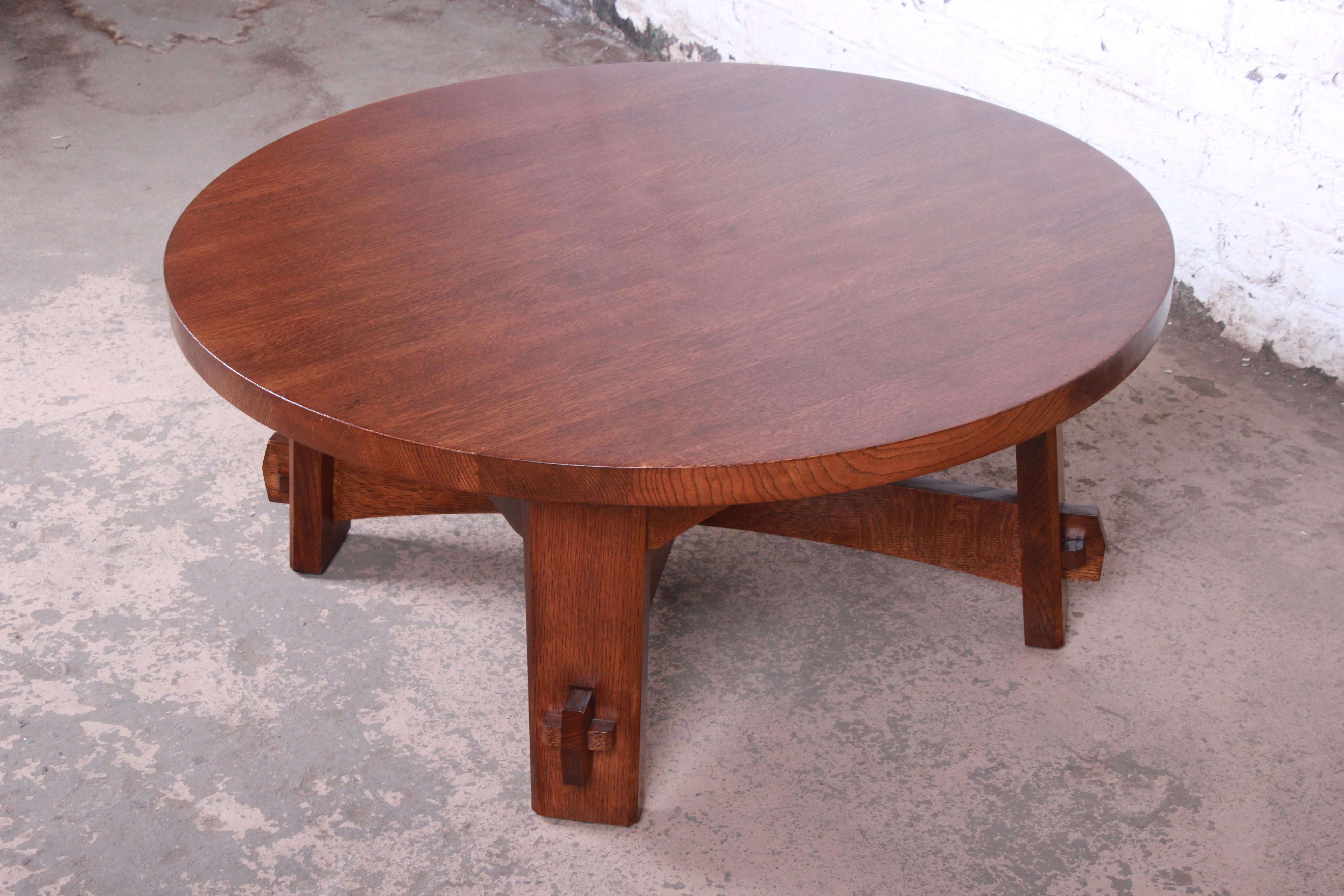 Stickley Arts & Crafts Solid Oak Coffee Table In Good Condition In South Bend, IN