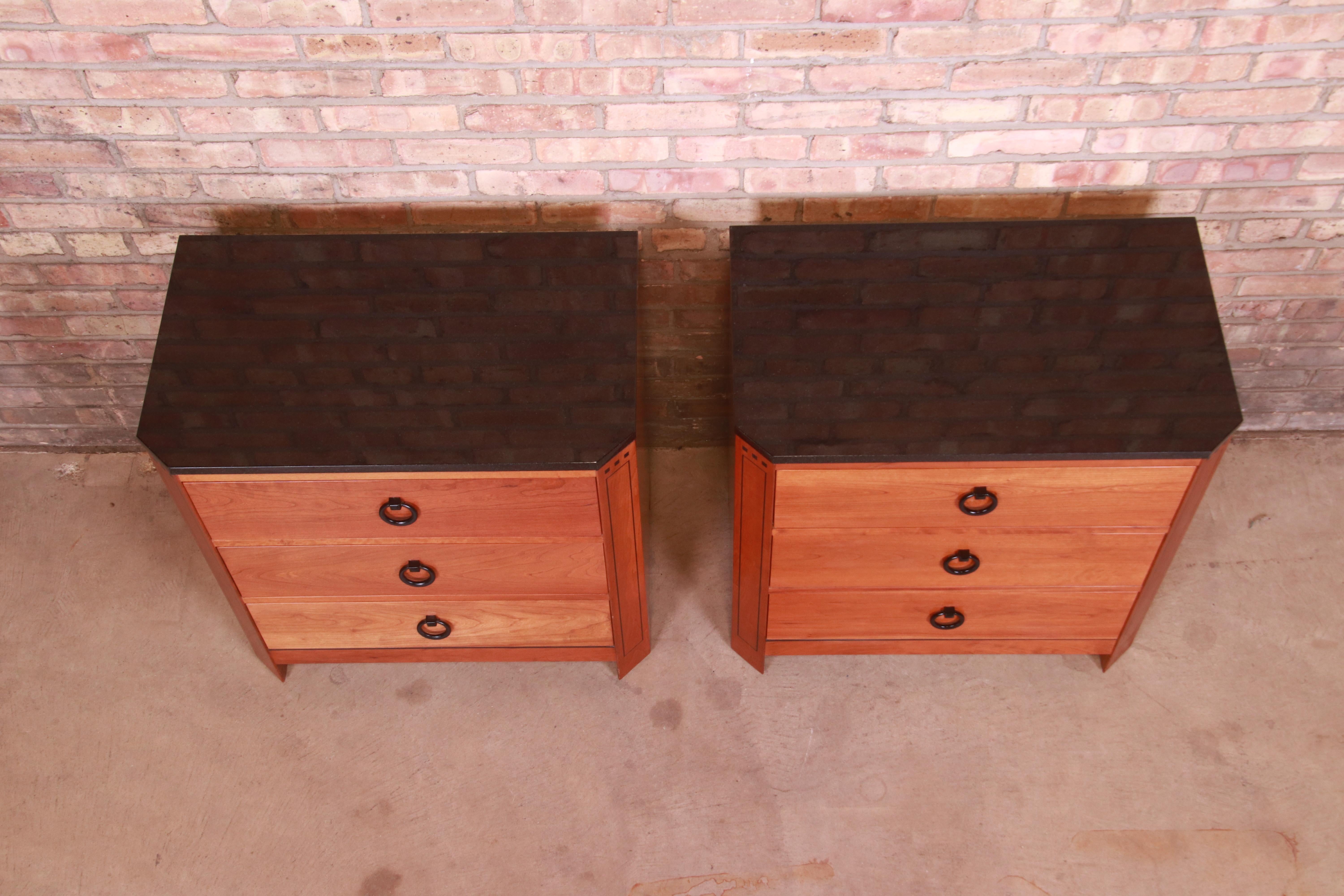 Stickley Arts & Crafts Cherry Wood Granite Top Nightstands, Pair In Good Condition In South Bend, IN
