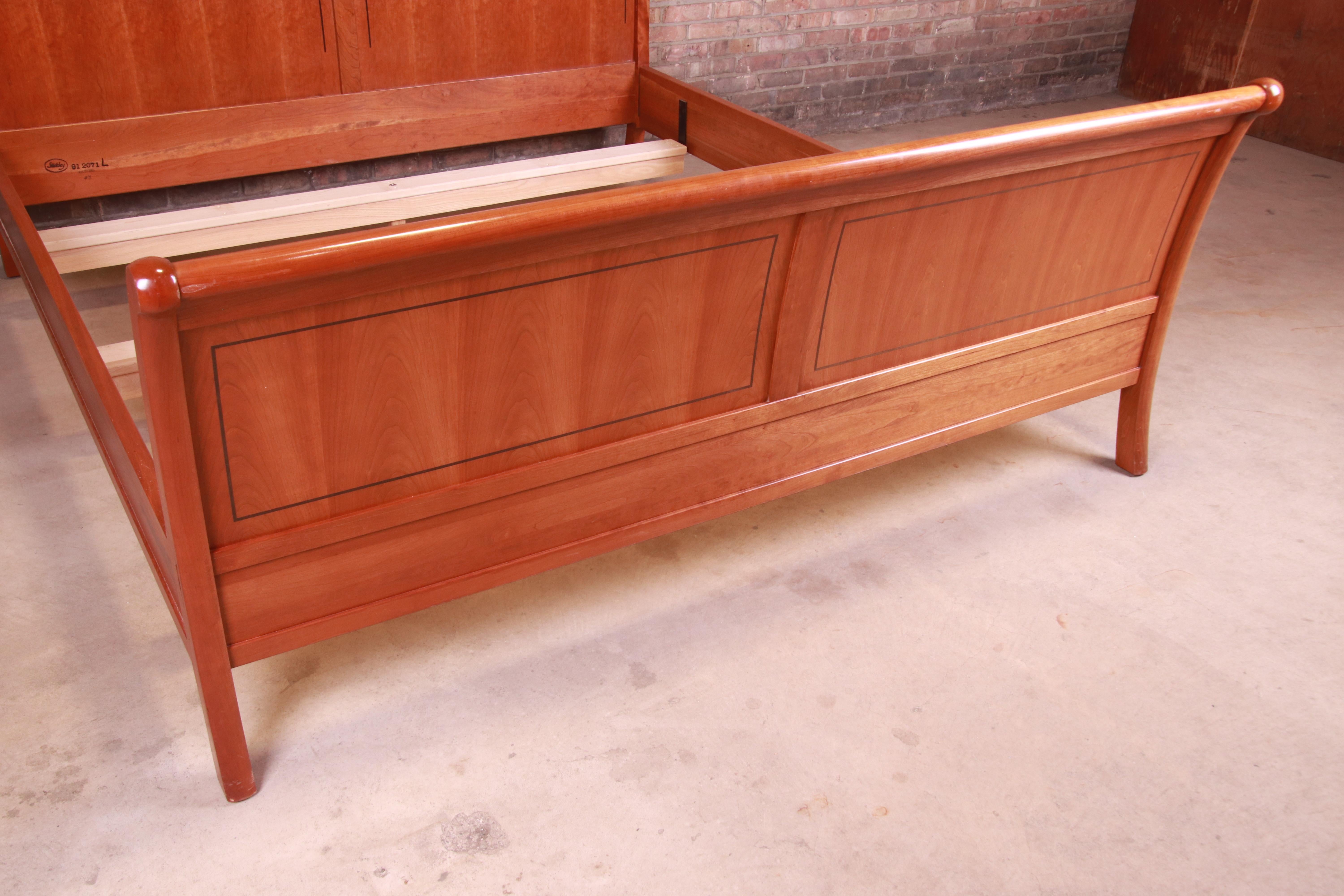 Stickley Arts & Crafts Cherry Wood King Size Sleigh Bed In Good Condition In South Bend, IN