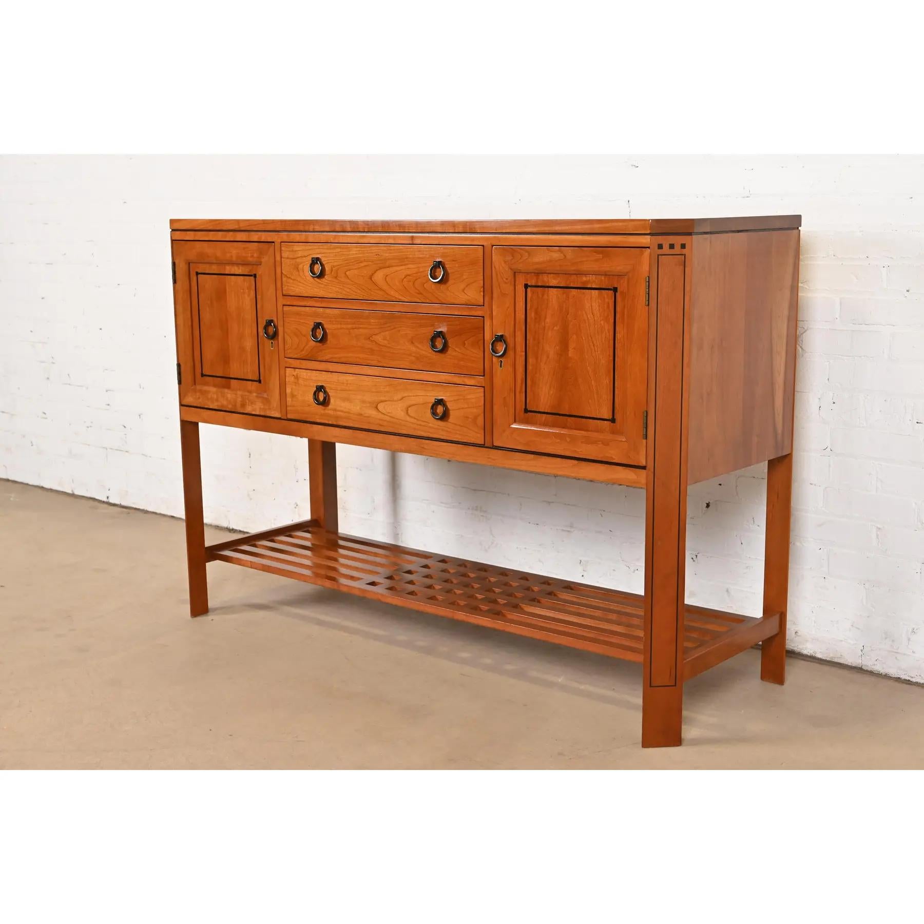 Americano Credenza o mobile bar in legno di ciliegio Stickley Arts & Crafts in vendita