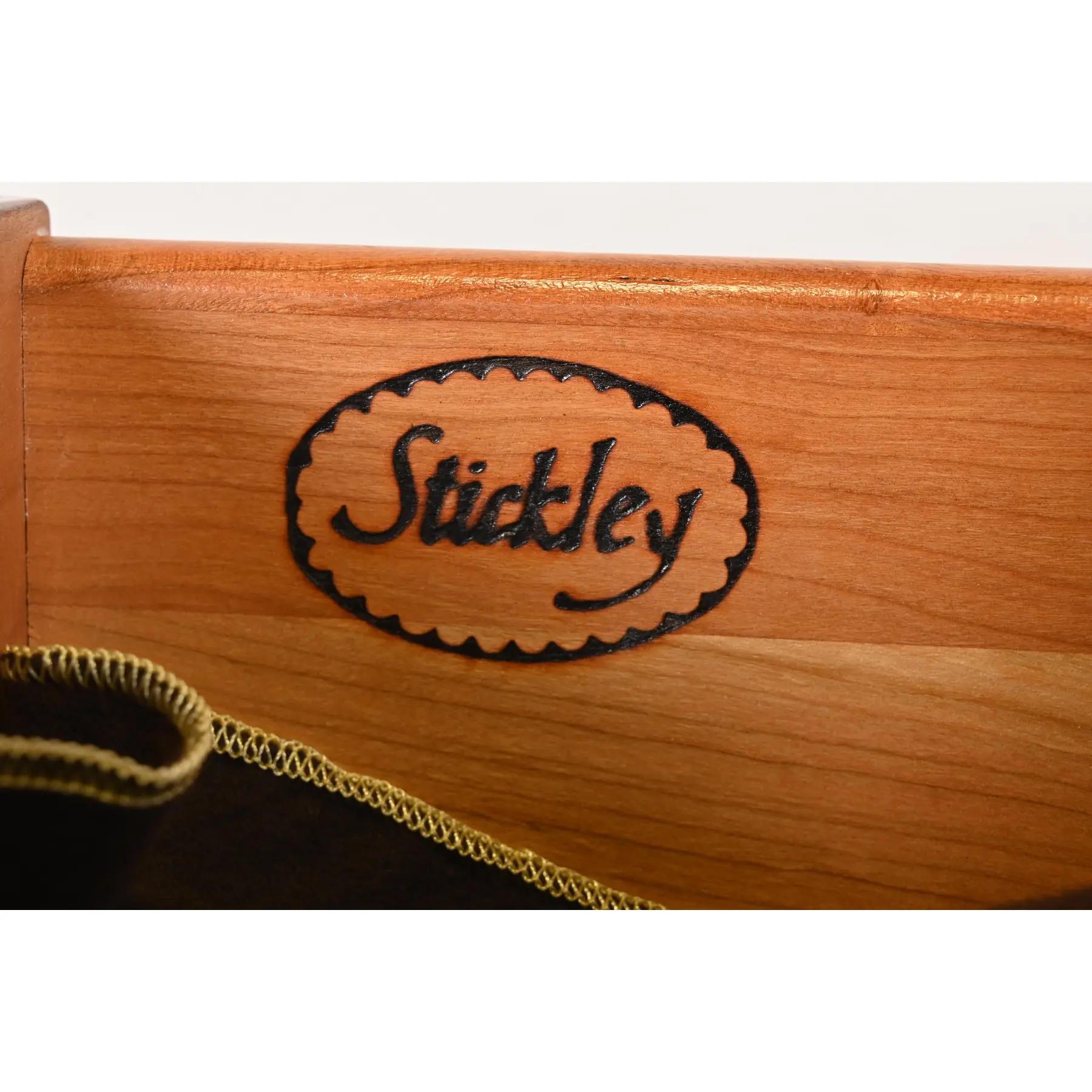 Ciliegio Credenza o mobile bar in legno di ciliegio Stickley Arts & Crafts in vendita