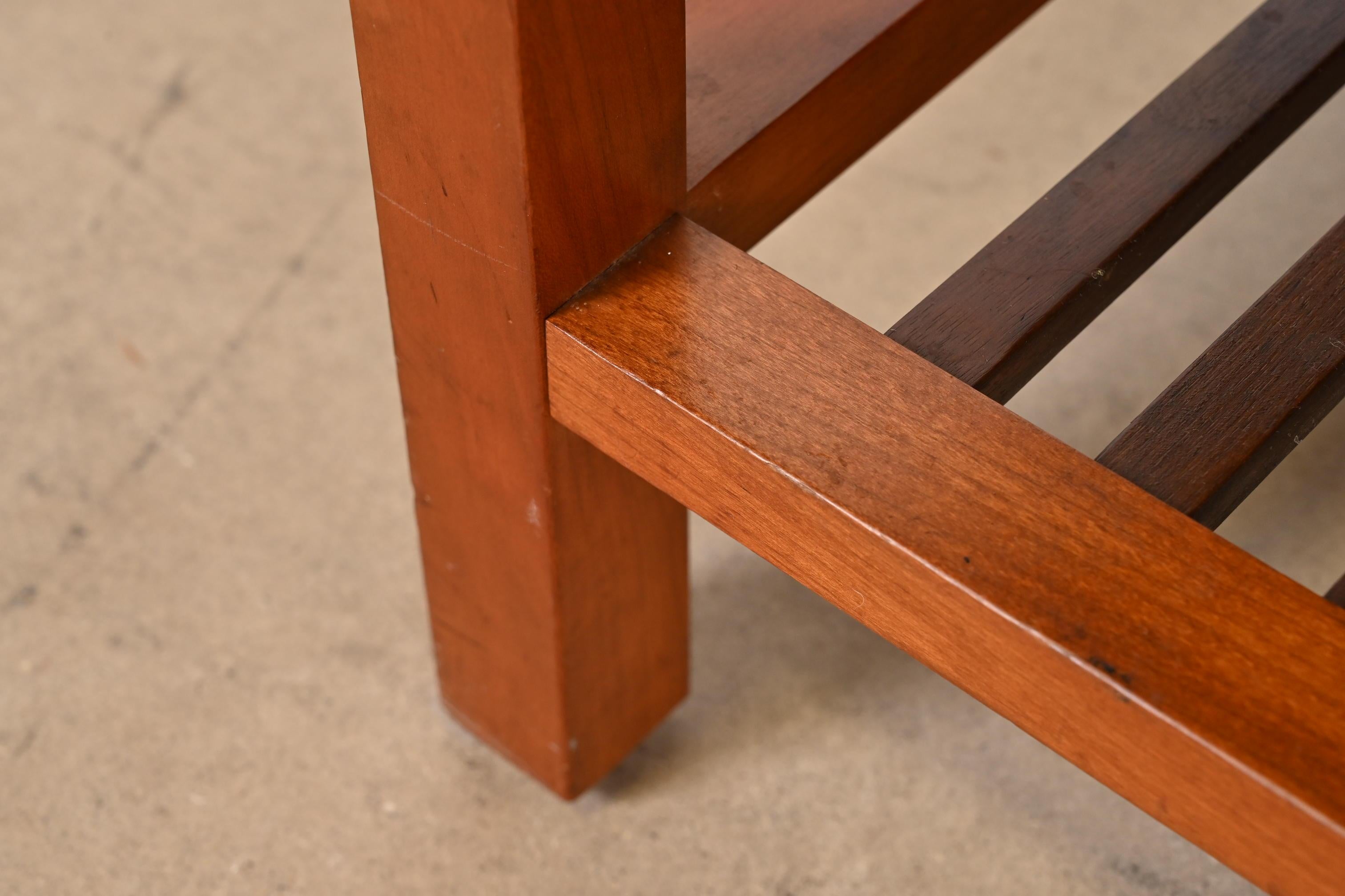 Table basse Stickley Arts & Crafts à deux niveaux en cerisier en vente 1