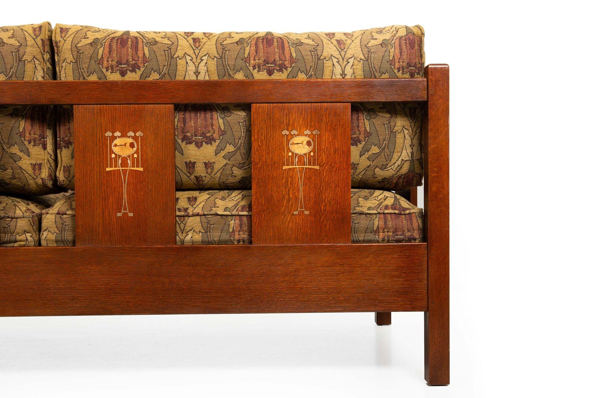Stickley Arts & Crafts Mission Inlaid Solid Oak Sofa, Harvey Ellis Collection In Good Condition In Shippensburg, PA