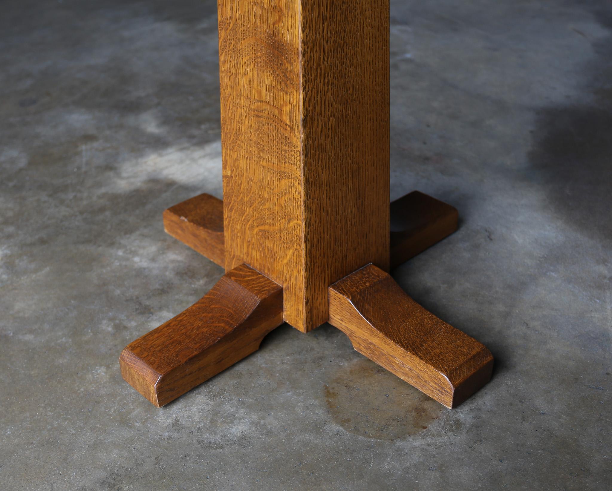 American Stickley Arts & Crafts Mission Oak Tapered Pedestal / Plant Stand, 1989 For Sale