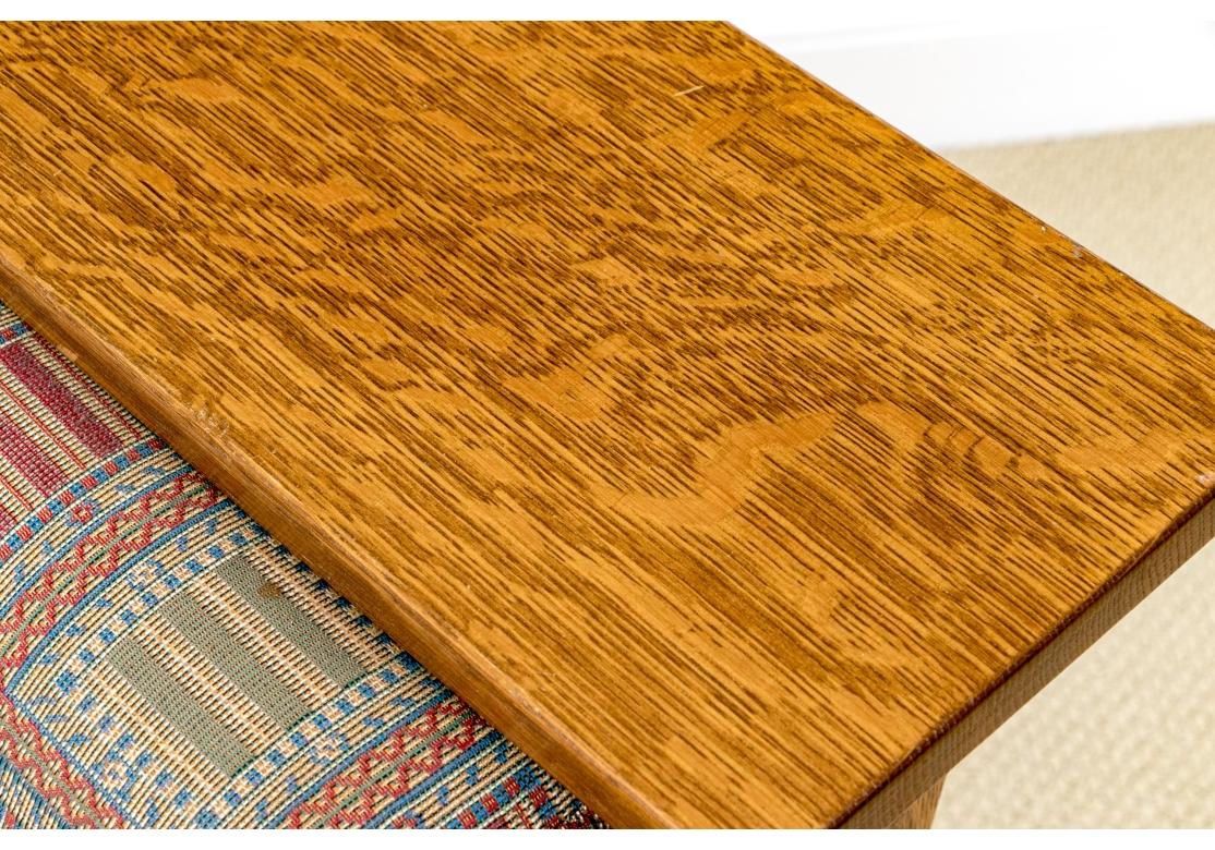 Stickley Arts & Crafts Sofá de husillo tapizado en roble en venta 5