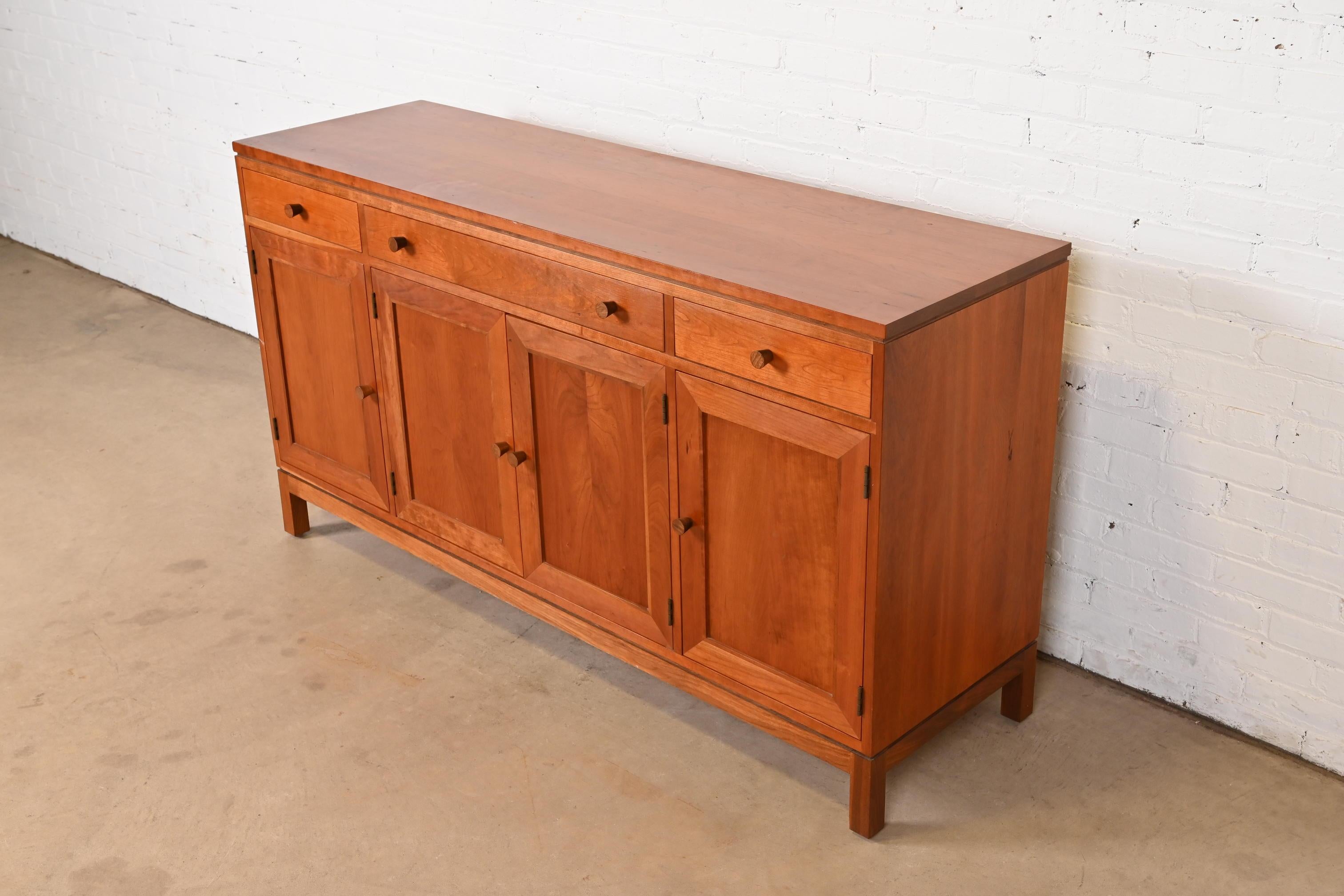 Stickley Arts & Crafts Shaker Cherry Wood Sideboard or Bar Cabinet In Good Condition For Sale In South Bend, IN