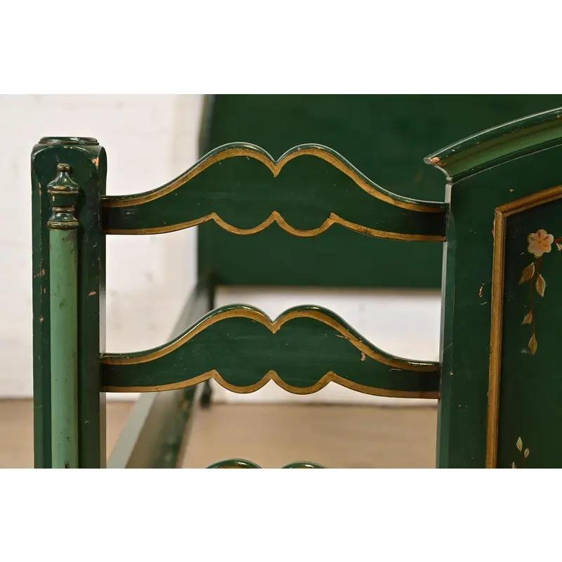 Lits jumeaux anciens Stickley Brothers, peints à la fleur, datant des années 1920 en vente 5