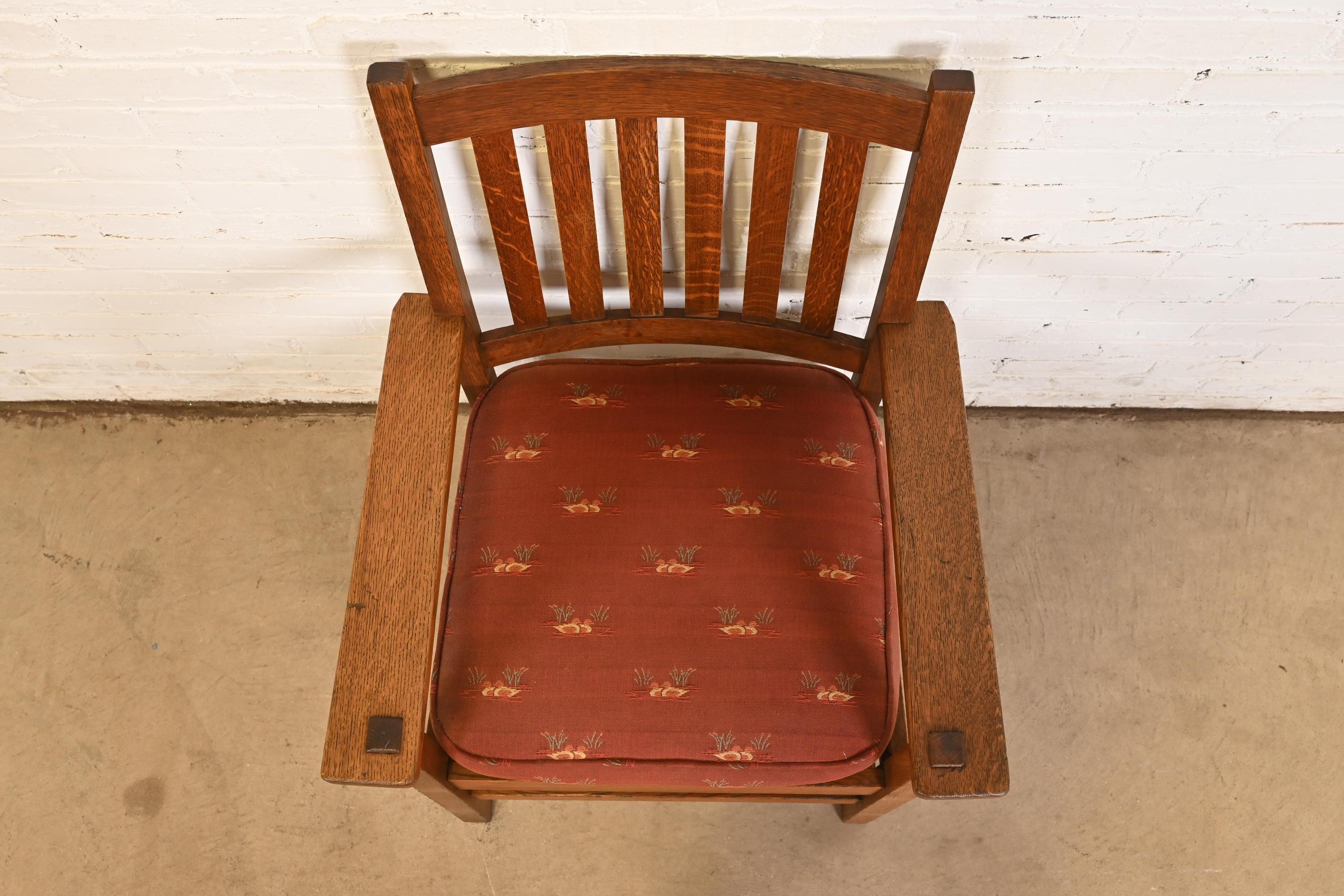 Stickley Brothers Sillón antiguo Mission Arts & Crafts de roble, Circa 1900 siglo XX en venta
