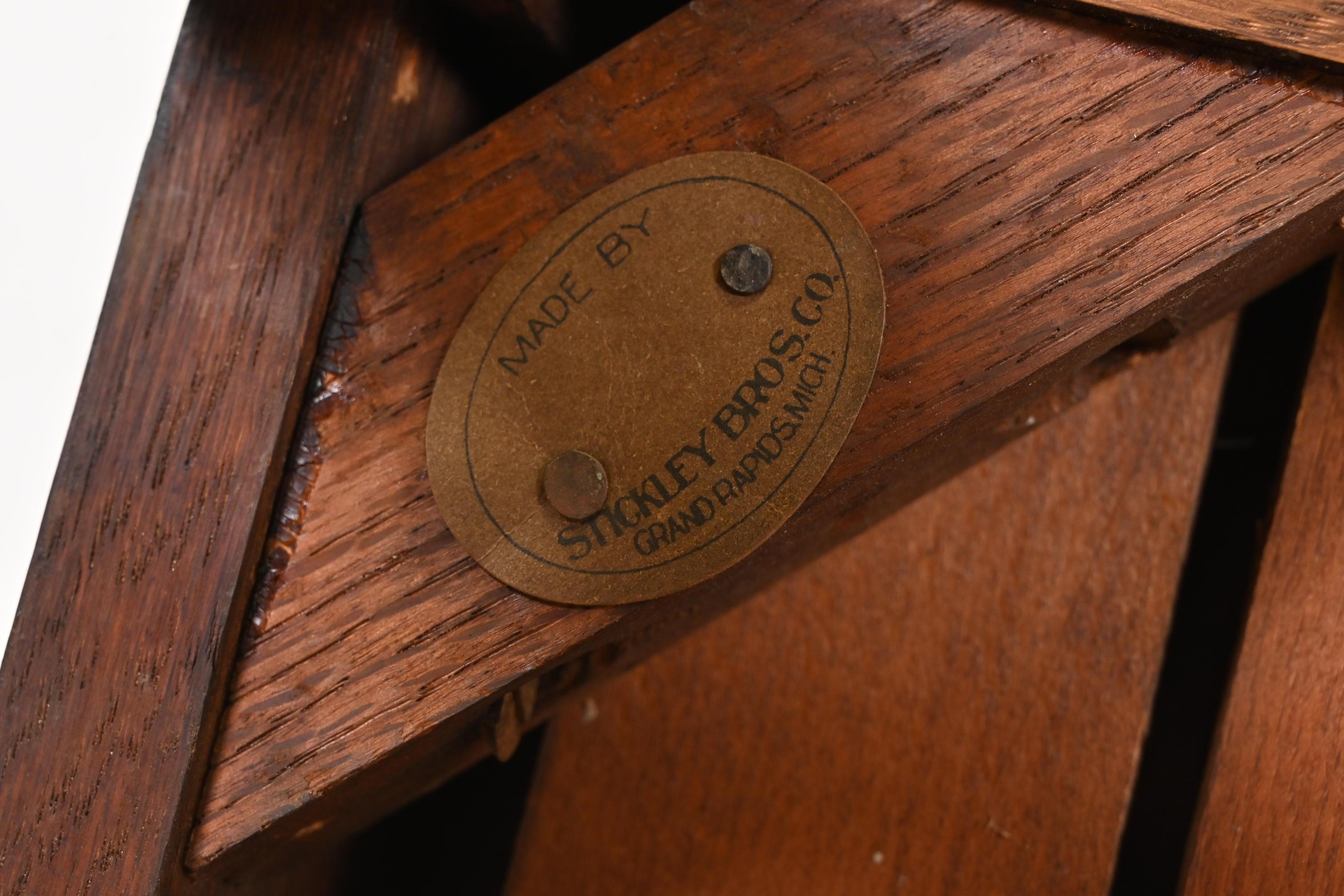 Stickley Brothers Antike Missionsbank oder -sessel aus Eichenholz im Arts and Crafts-Stil, um 1900 im Angebot 4