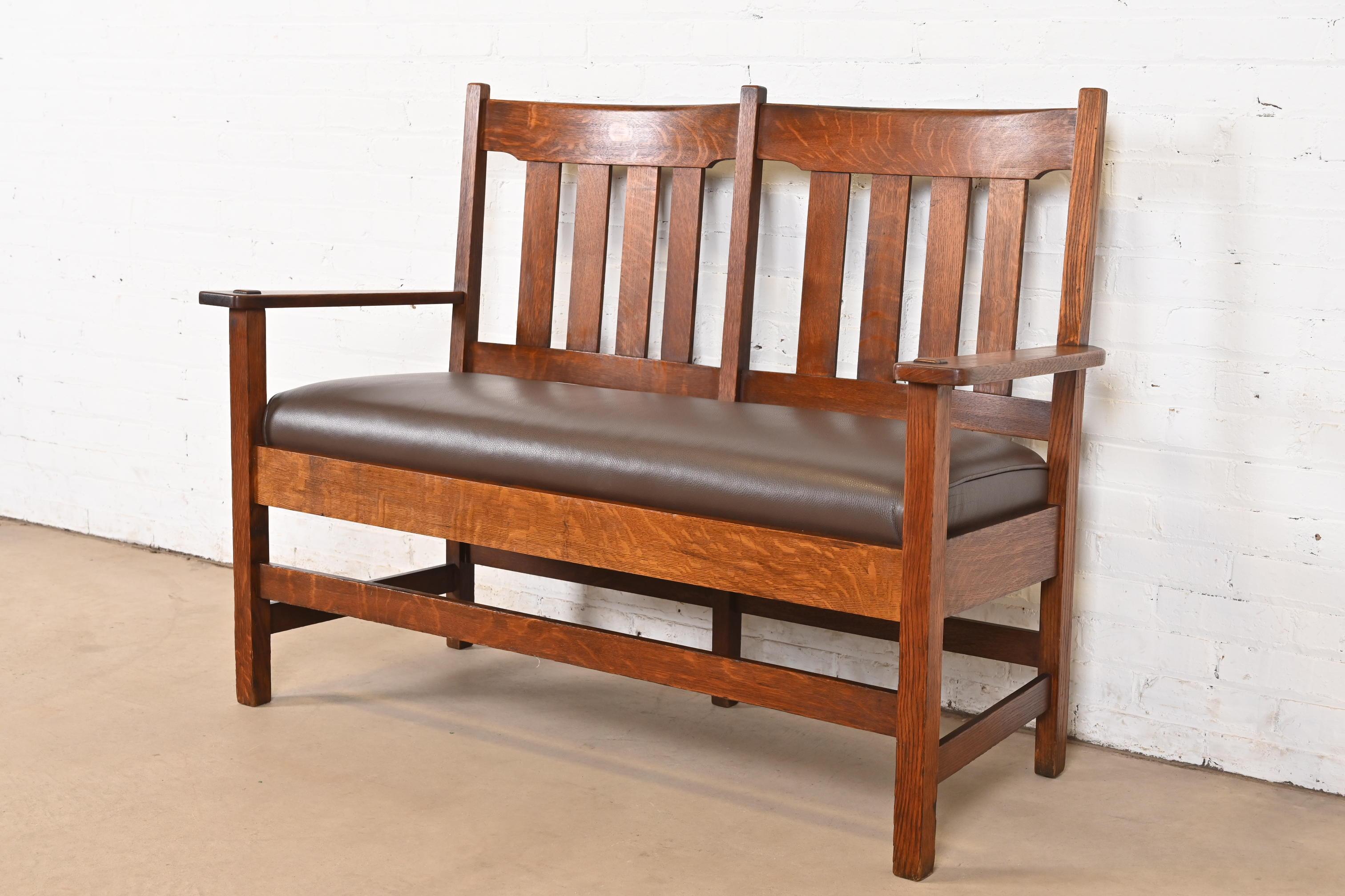 Stickley Brothers Antike Missionsbank oder -sessel aus Eichenholz im Arts and Crafts-Stil, um 1900 im Zustand „Gut“ im Angebot in South Bend, IN