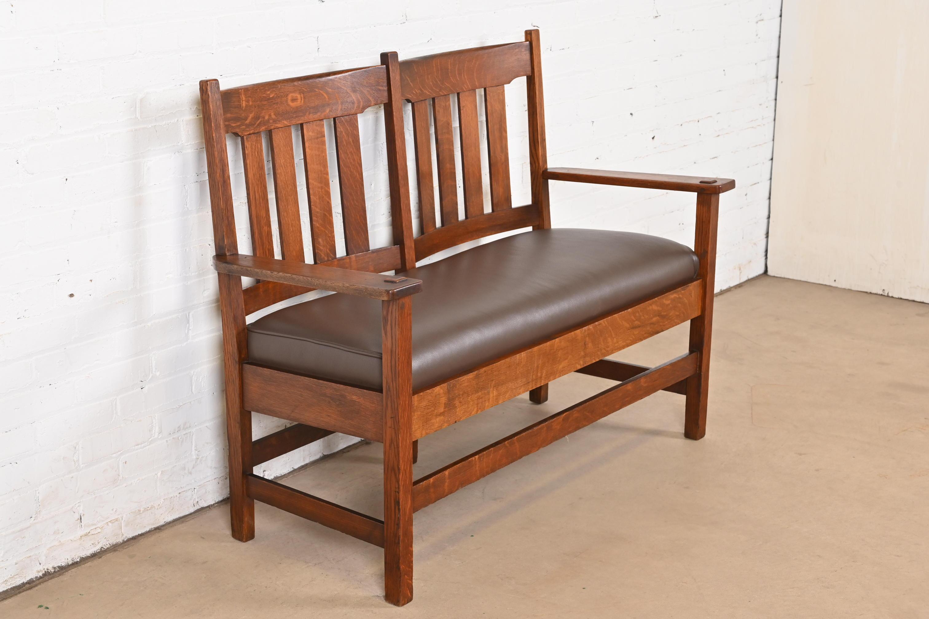 Stickley Brothers Antike Missionsbank oder -sessel aus Eichenholz im Arts and Crafts-Stil, um 1900 (20. Jahrhundert) im Angebot