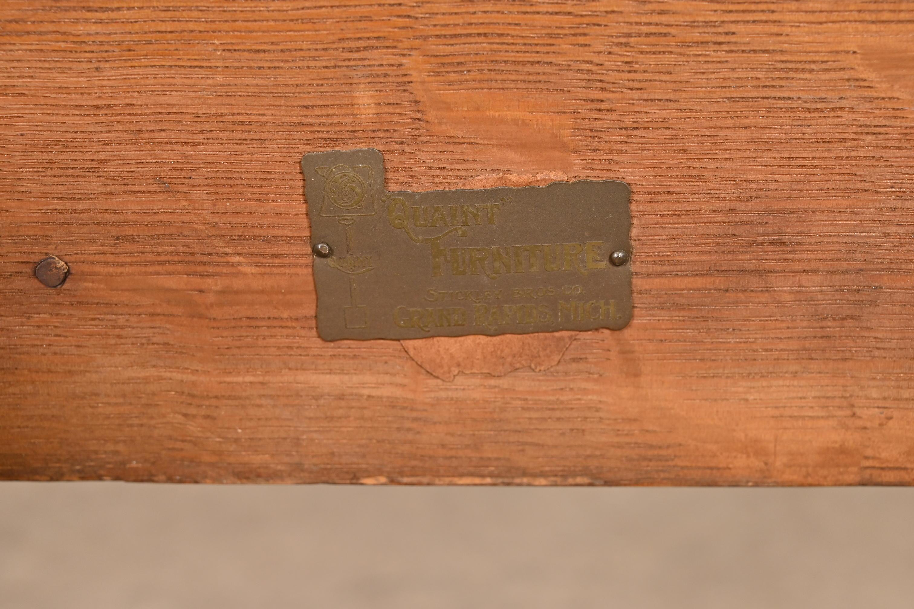 Stickley Brothers Antikes Missions-Tagesbett aus Eiche im Arts & Crafts-Stil, neu gepolstert im Angebot 9