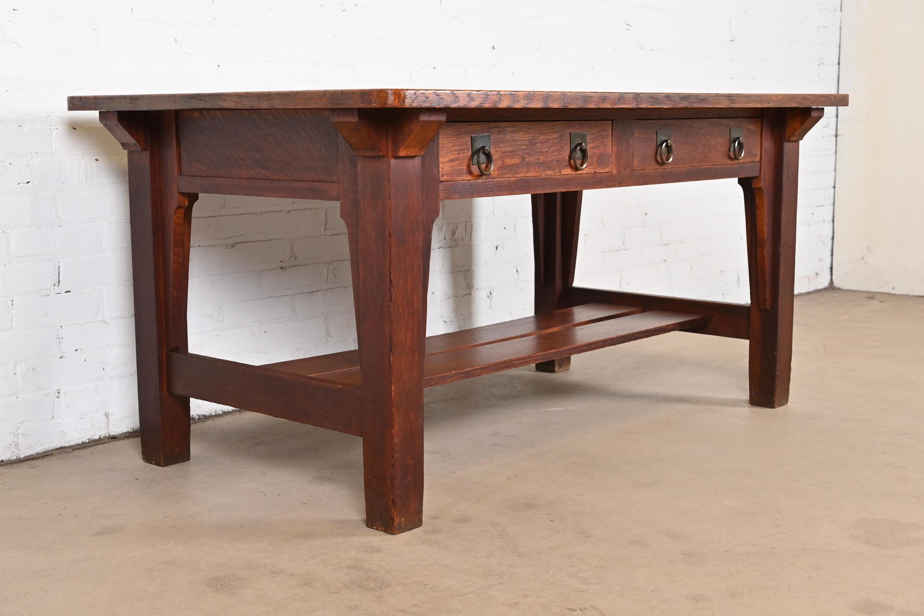 Escritorio o mesa de biblioteca Stickley Brothers Antique Mission Oak Arts & Crafts siglo XX en venta